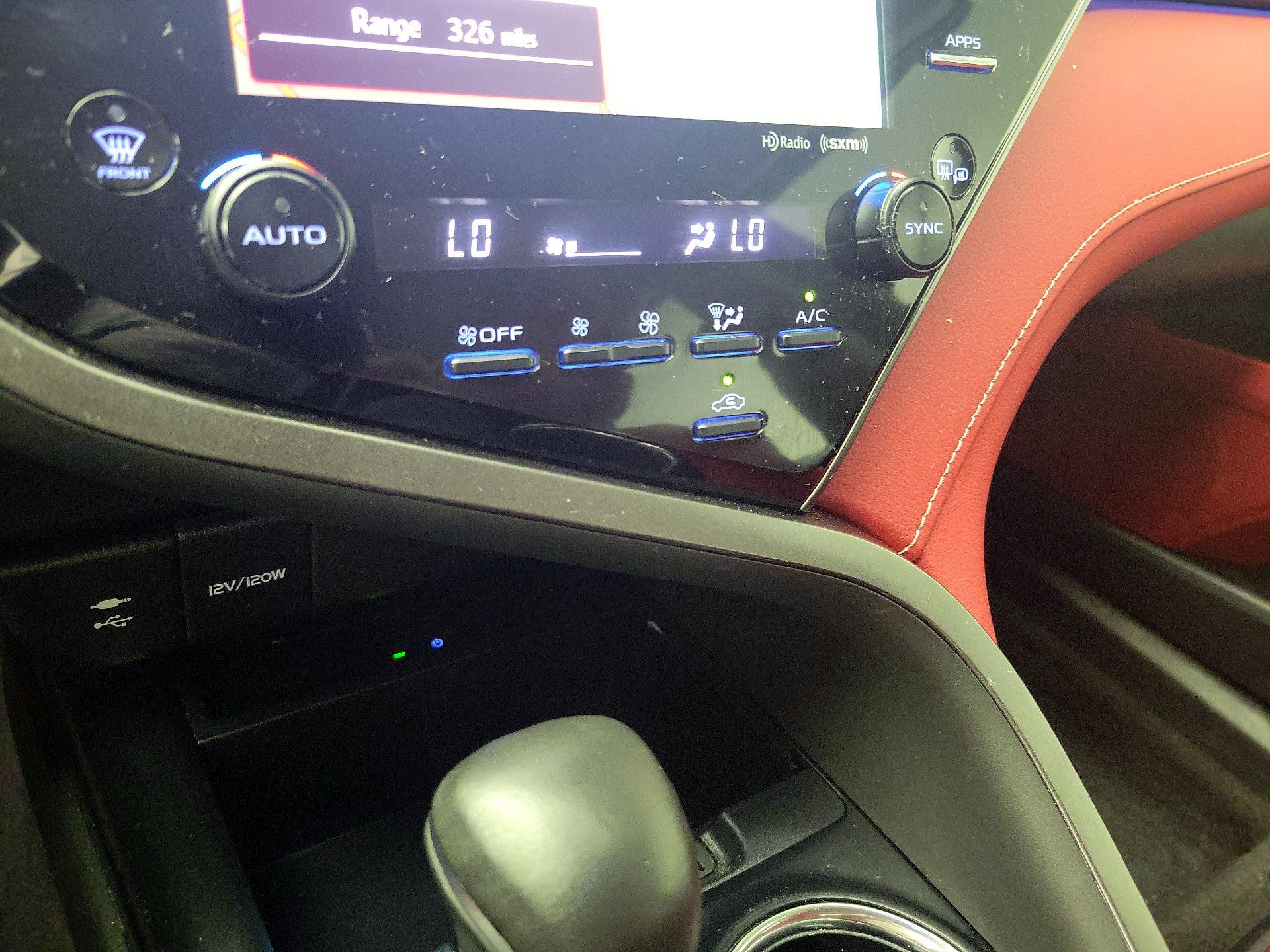 Thumbnail: 2019 Toyota Camry - 16