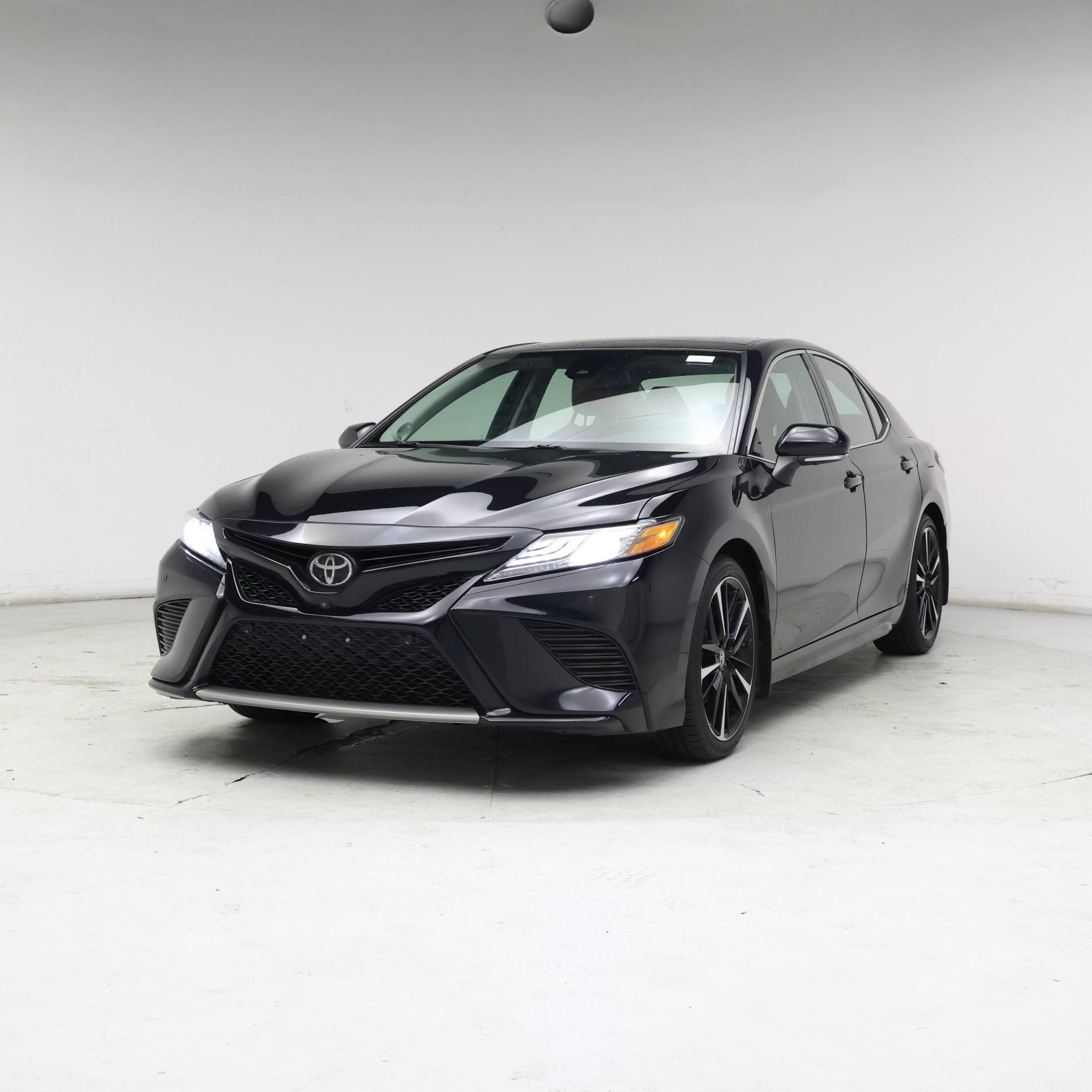 Thumbnail: 2019 Toyota Camry - 4
