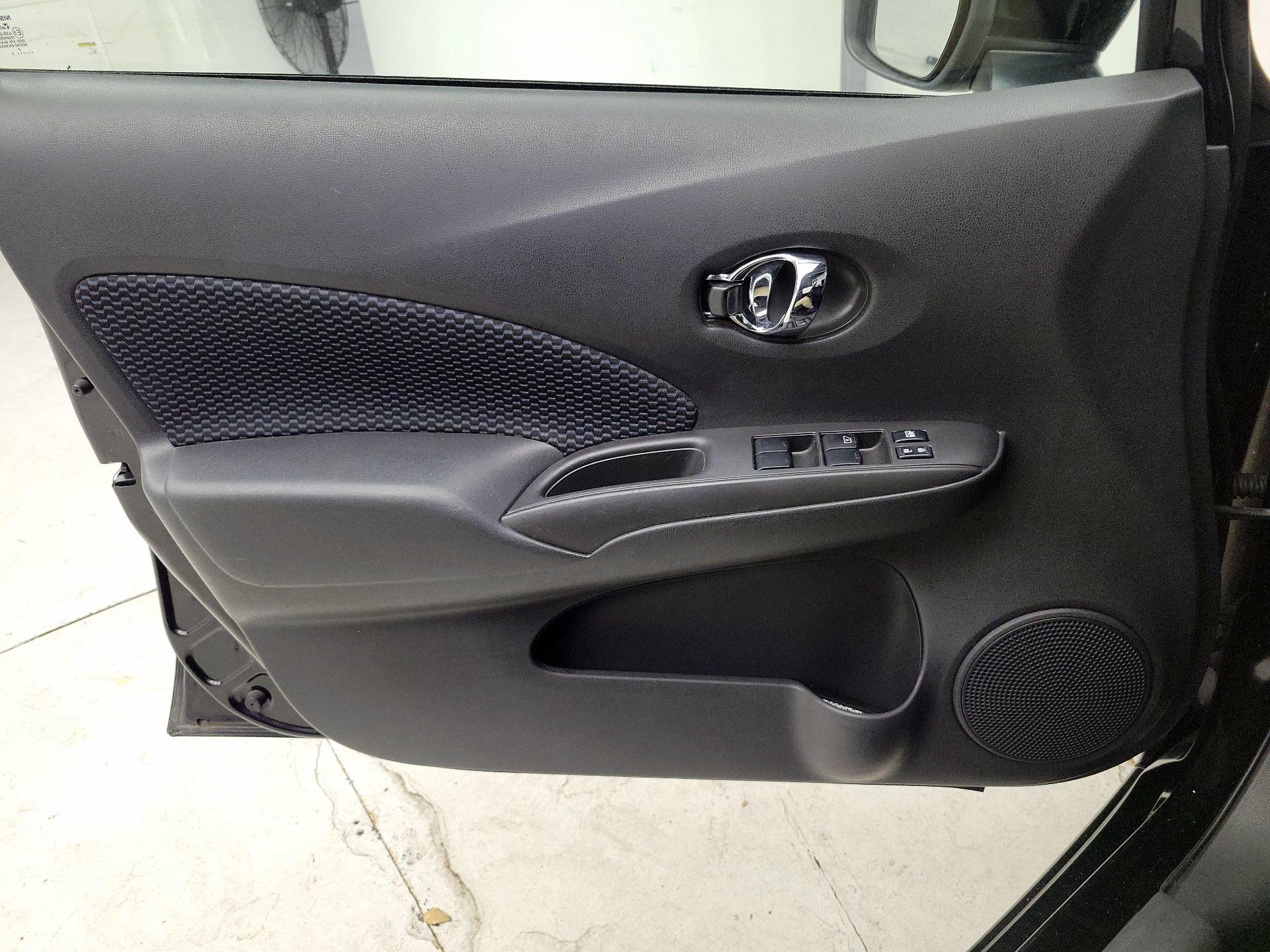 Thumbnail: 2015 Nissan Versa Note - 12