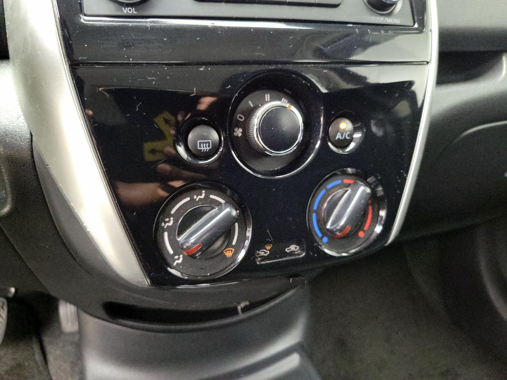 Thumbnail: 2015 Nissan Versa Note - 15
