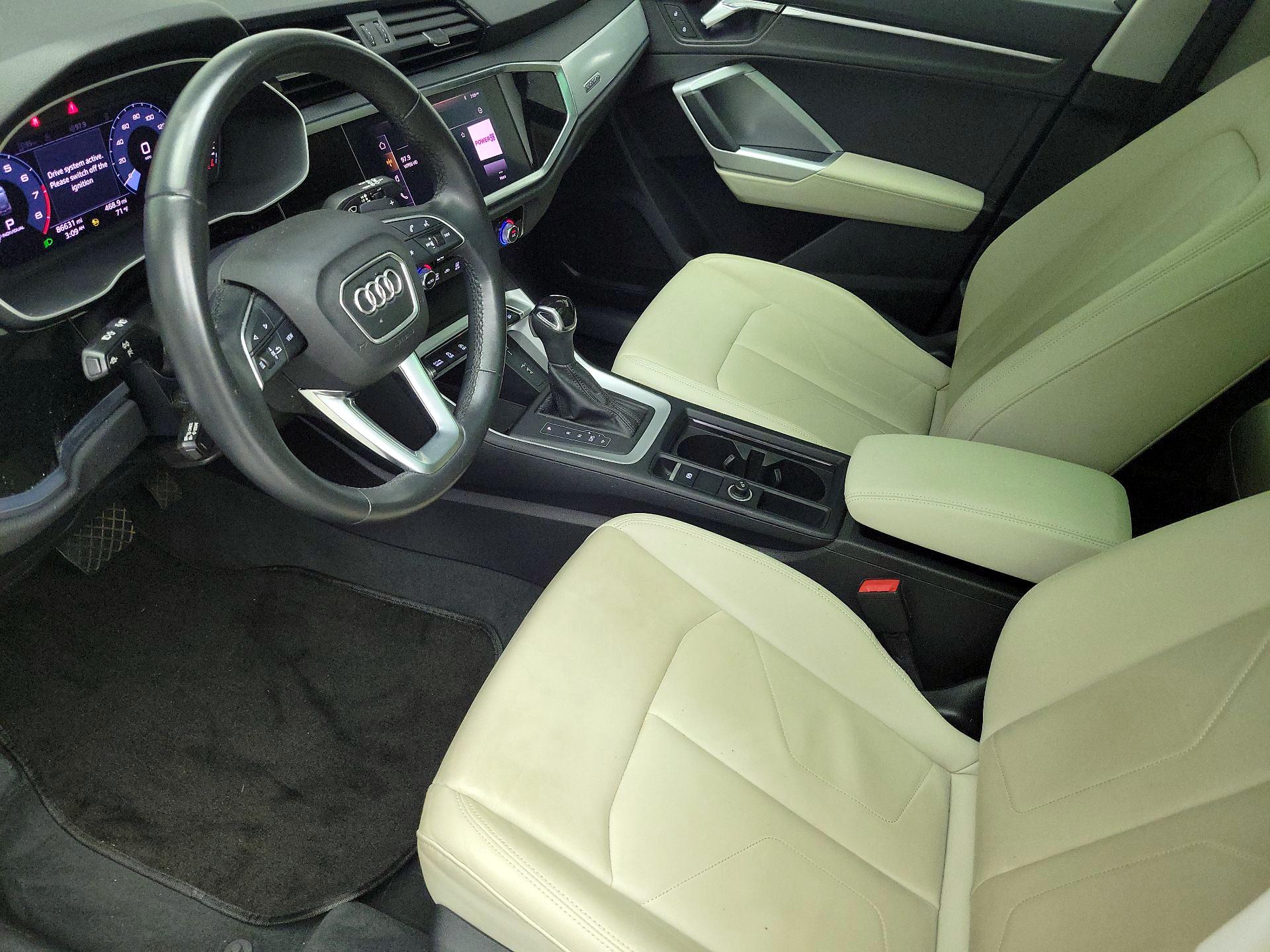 Thumbnail: 2021 Audi Q3 - 11