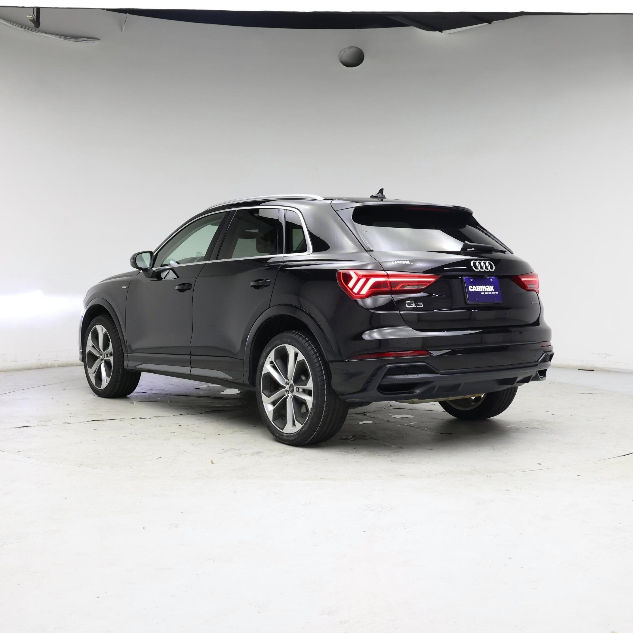 Thumbnail: 2021 Audi Q3 - 2