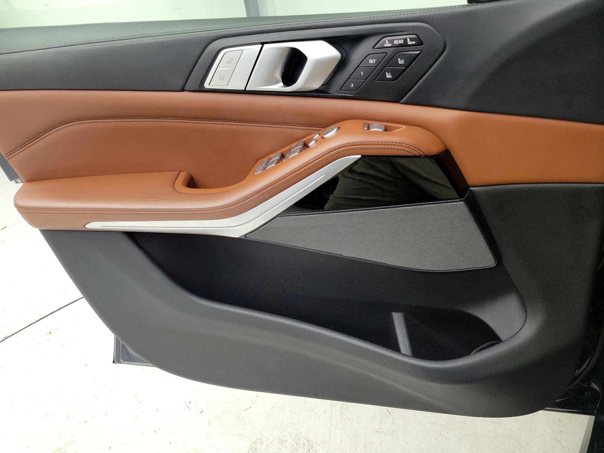 Thumbnail: 2019 BMW X7 - 12