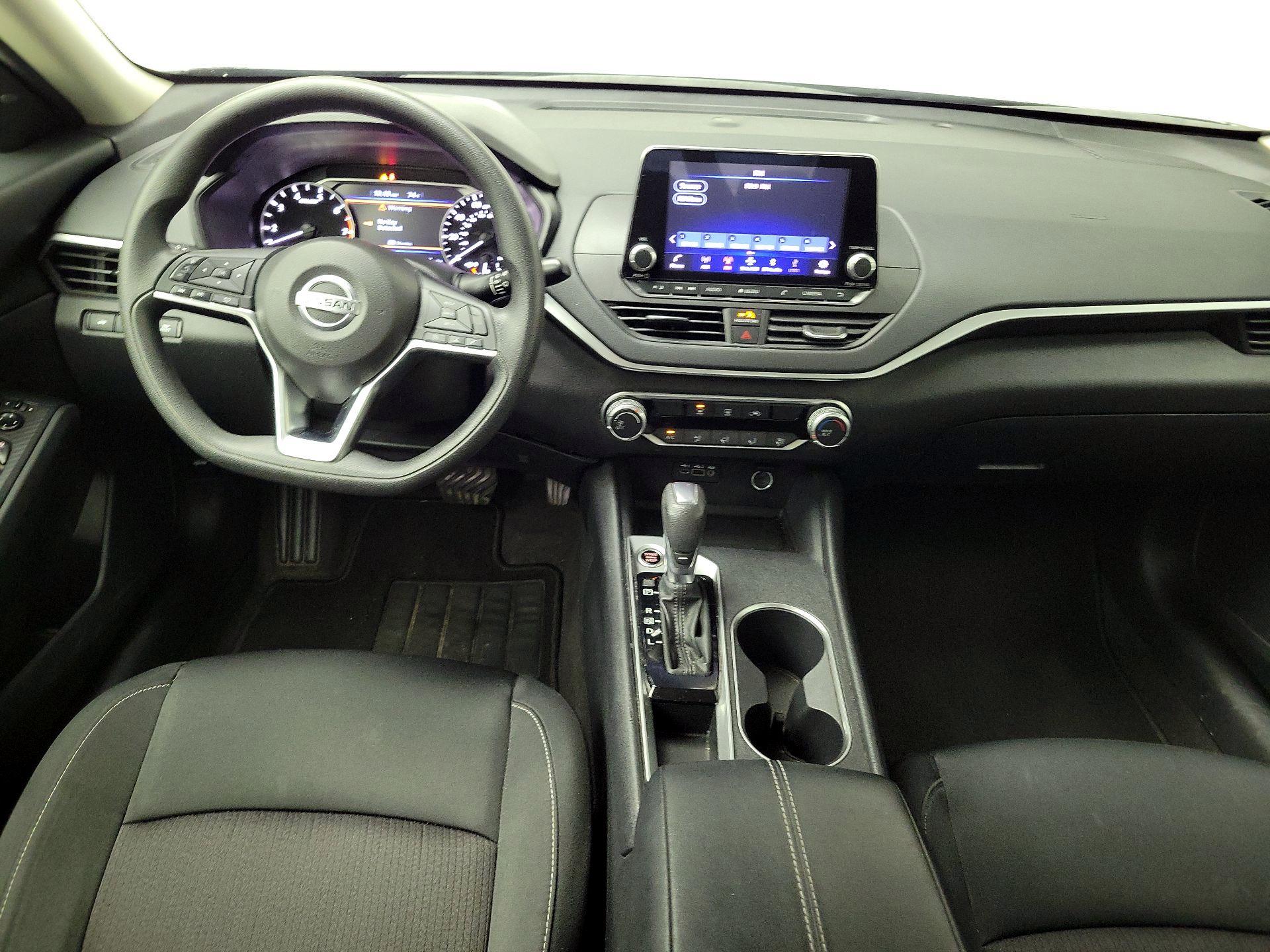 Thumbnail: 2022 Nissan Altima - 9