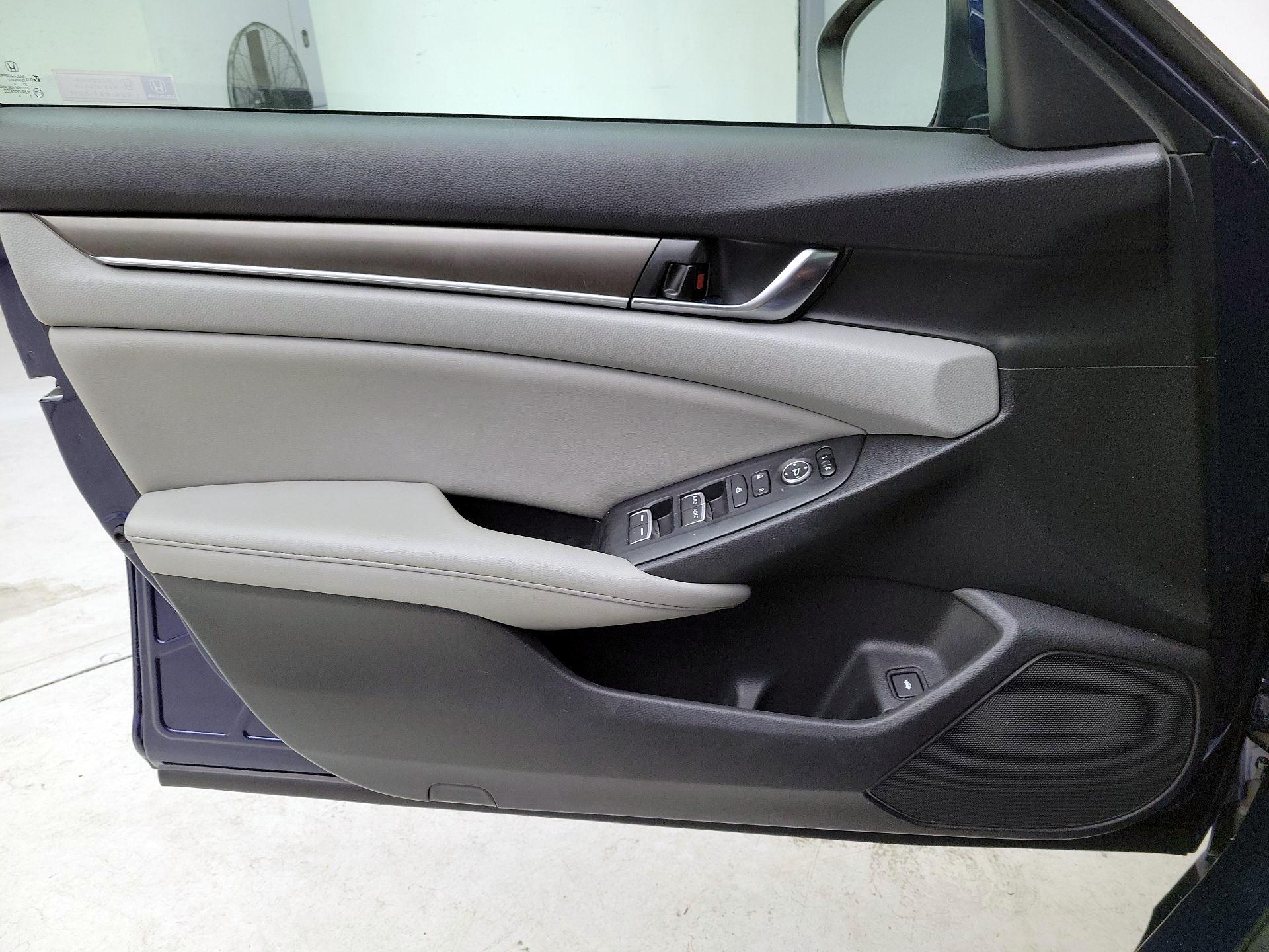 Thumbnail: 2019 Honda Accord - 12