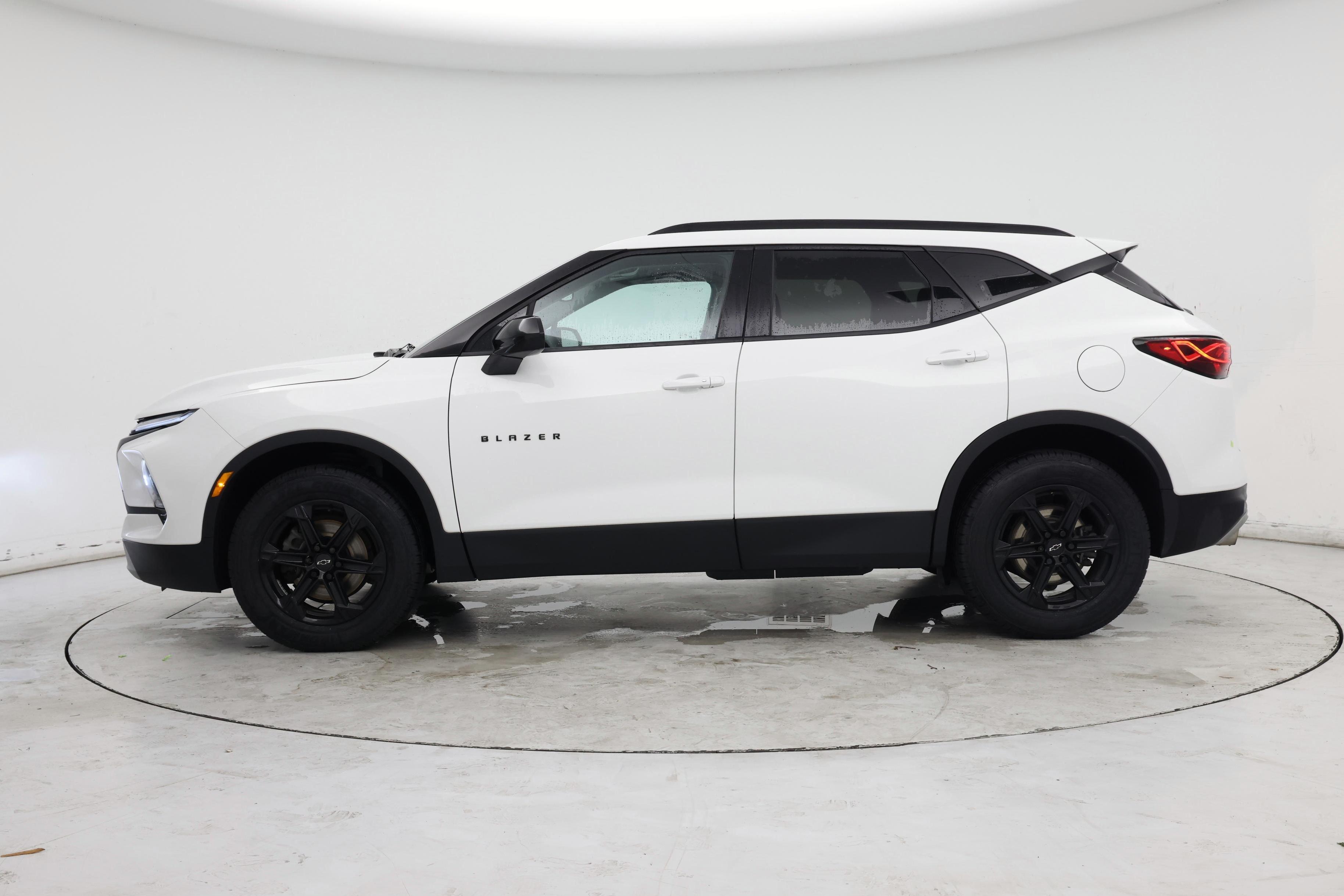 Thumbnail: 2023 Chevrolet Blazer - 3