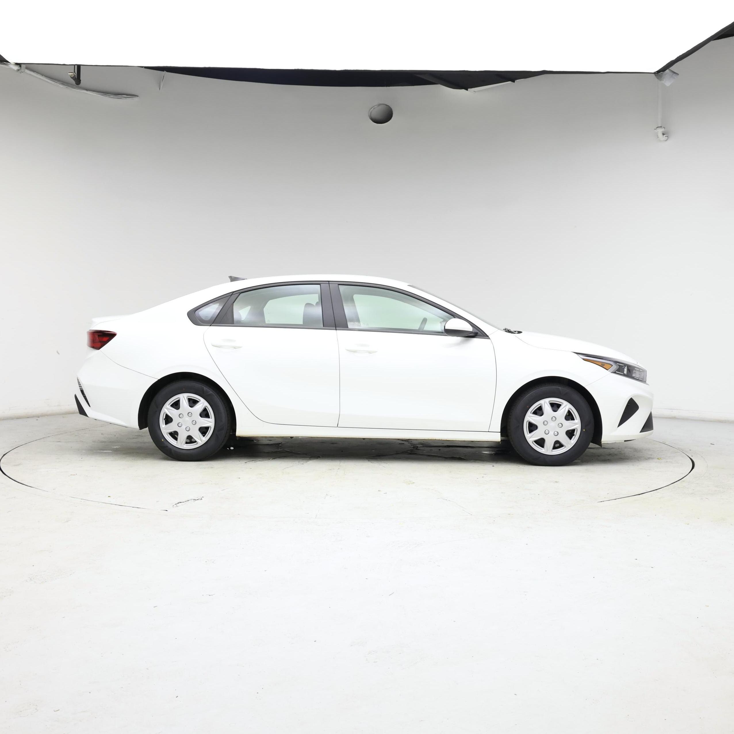 Thumbnail: 2023 Kia Forte - 7