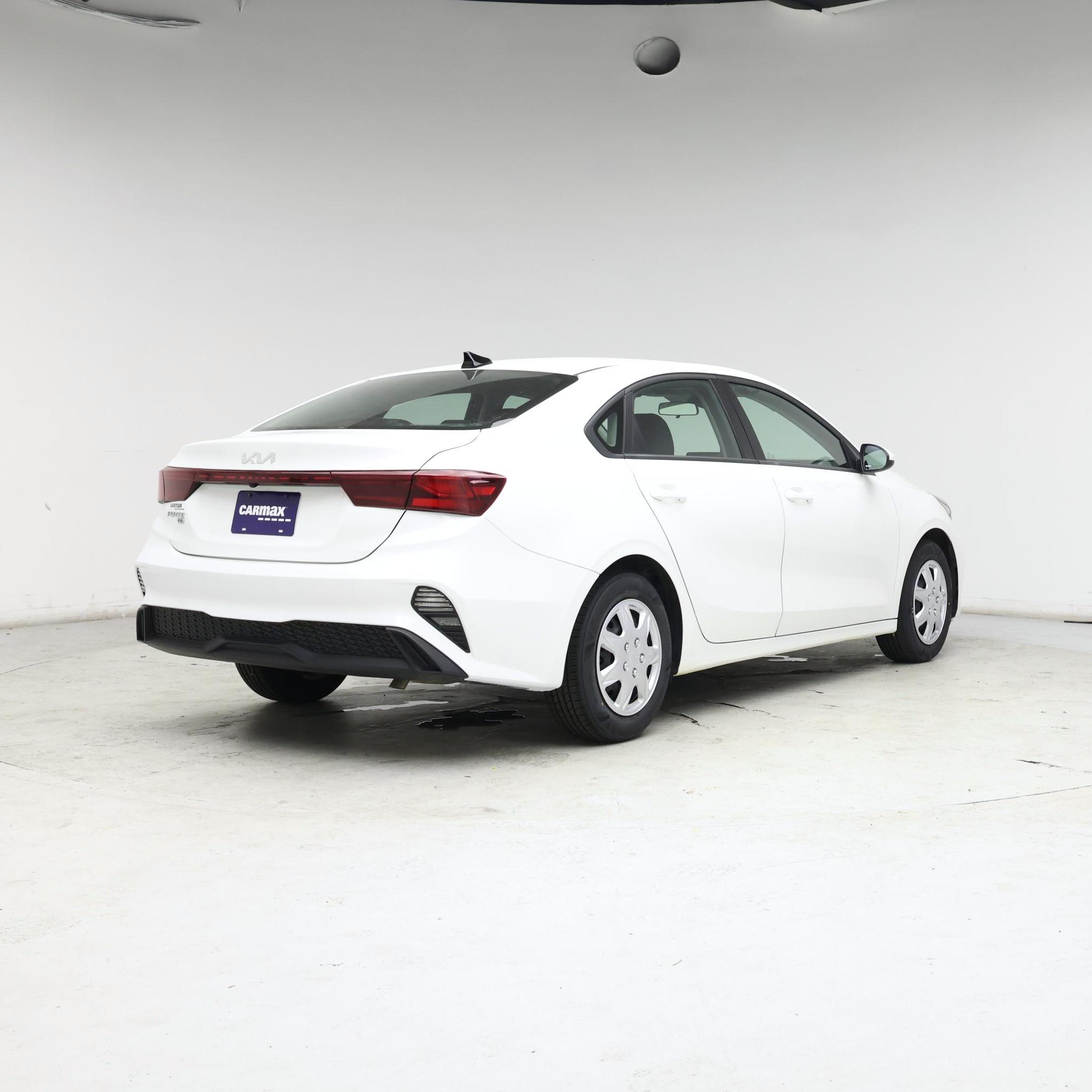 Thumbnail: 2023 Kia Forte - 8