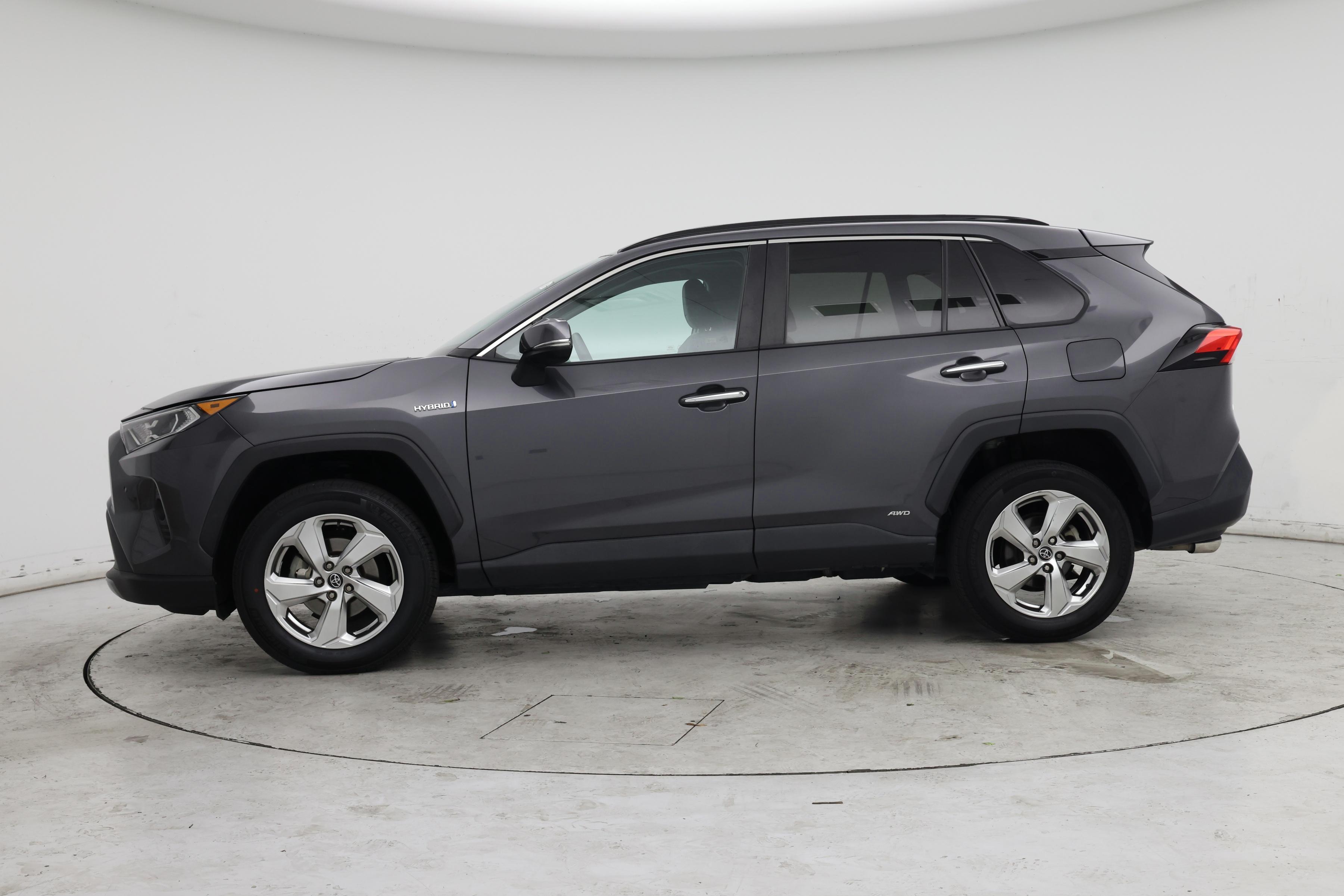 Thumbnail: 2020 Toyota RAV4 - 3