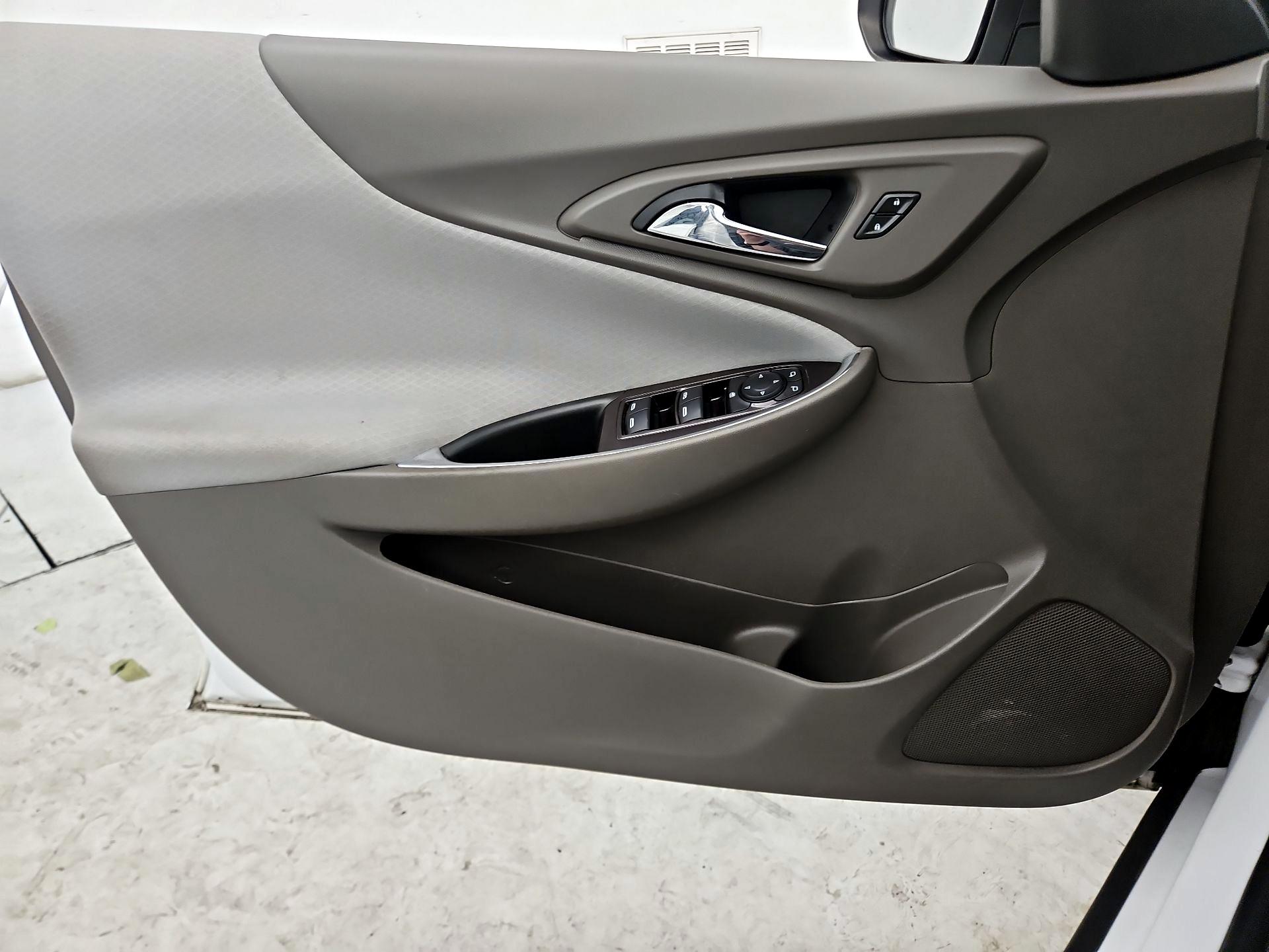 Thumbnail: 2020 Chevrolet Malibu - 12