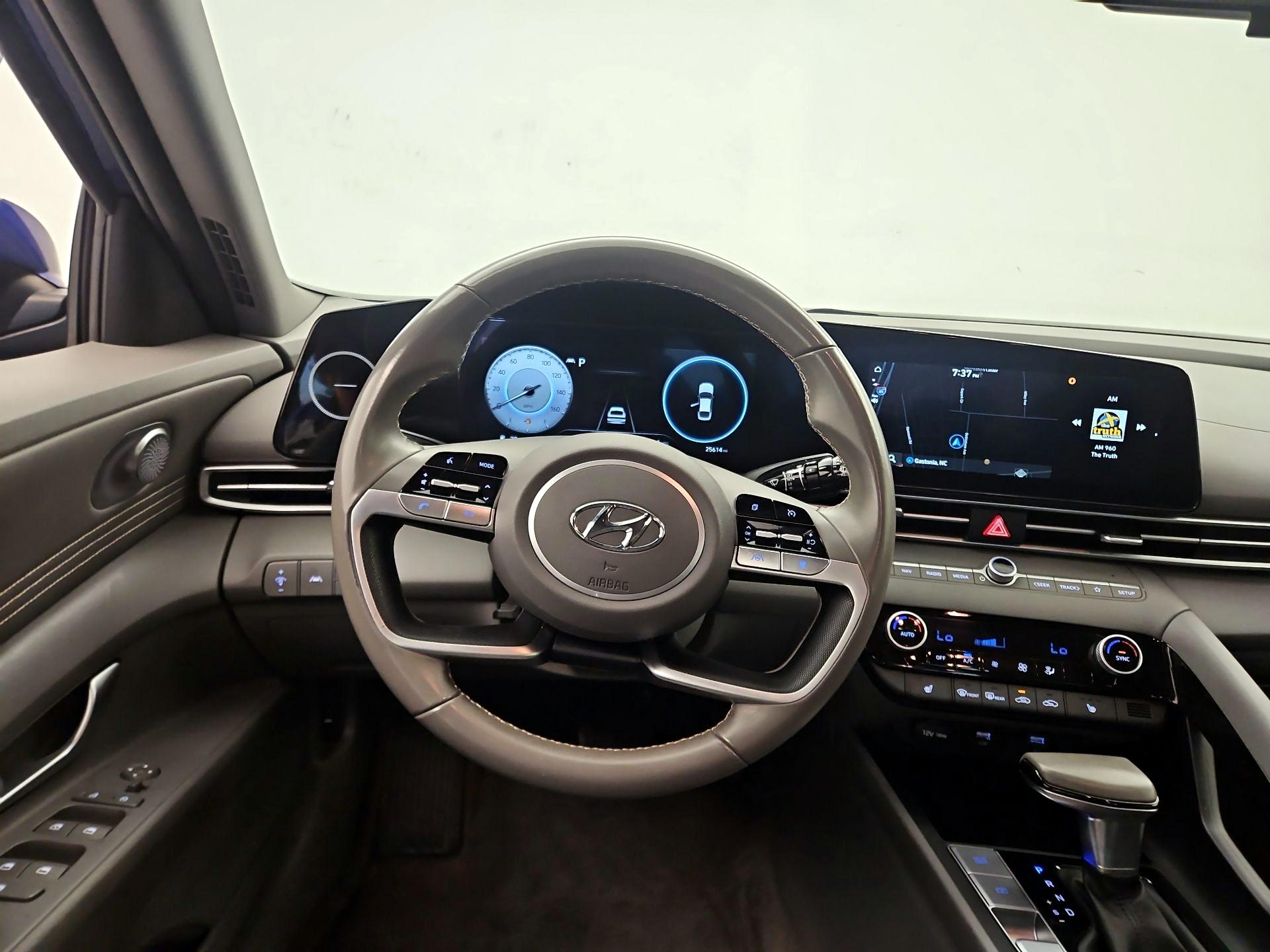 Thumbnail: 2023 Hyundai Elantra - 10