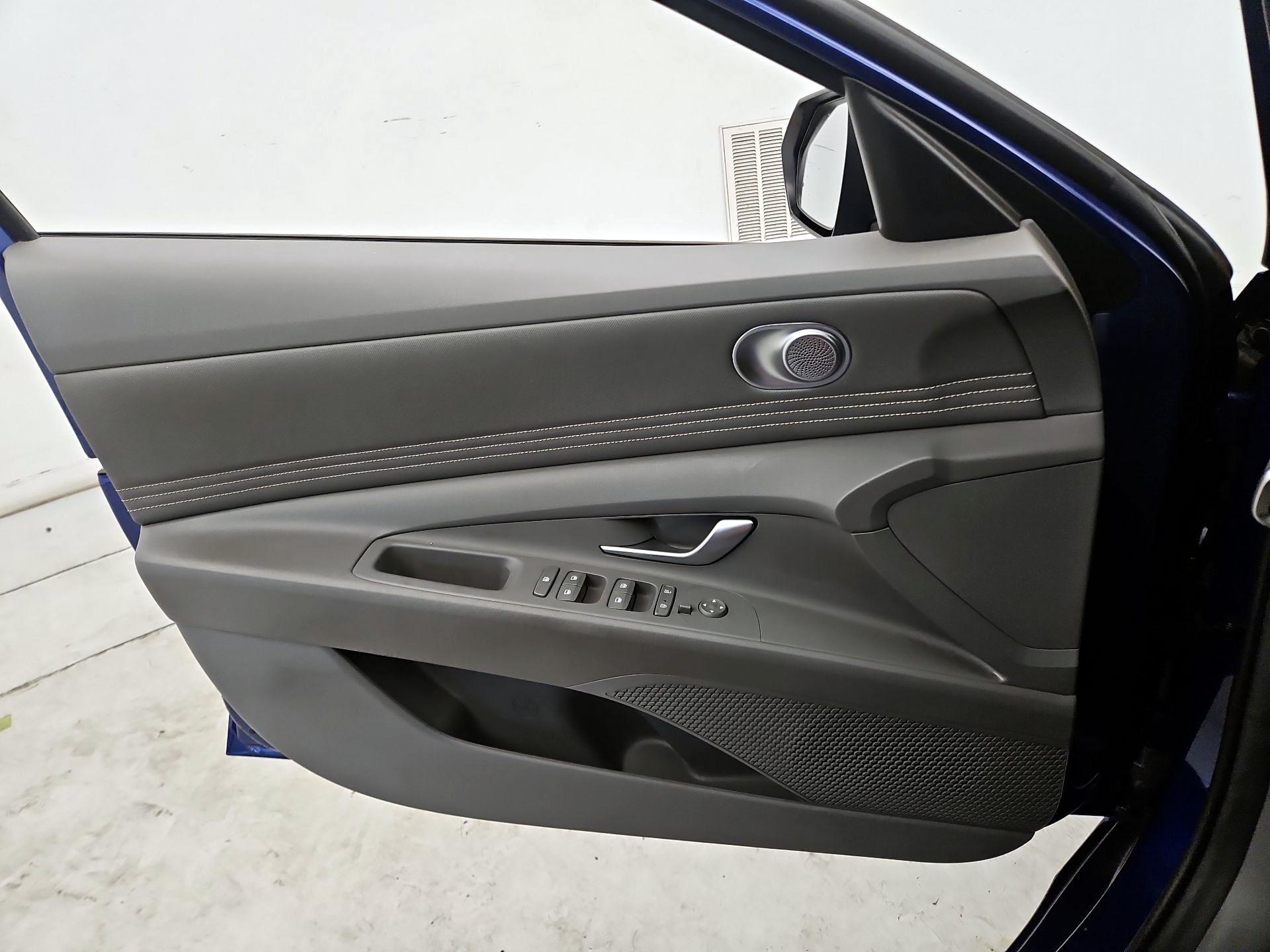 Thumbnail: 2023 Hyundai Elantra - 12