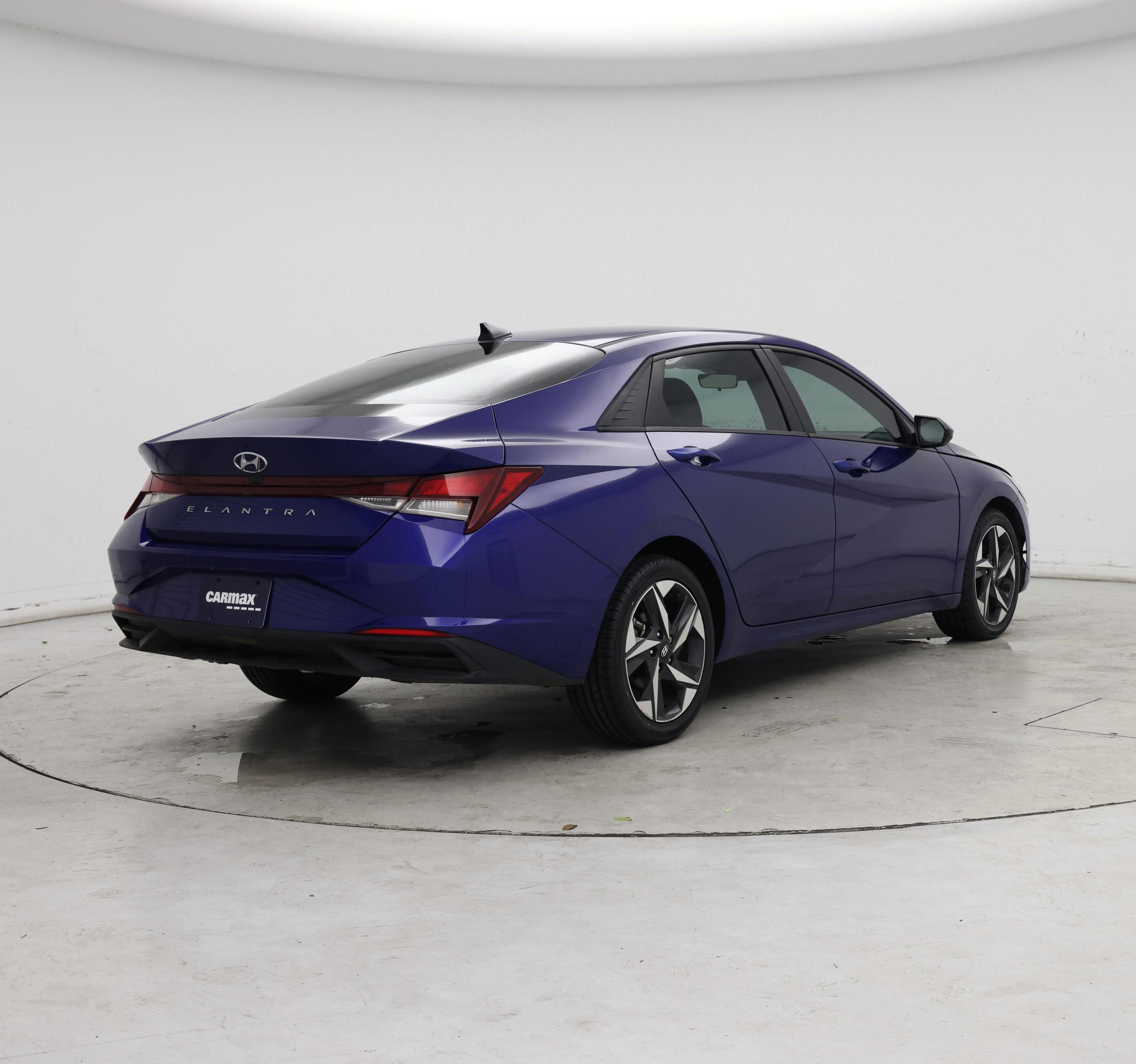 Thumbnail: 2023 Hyundai Elantra - 8