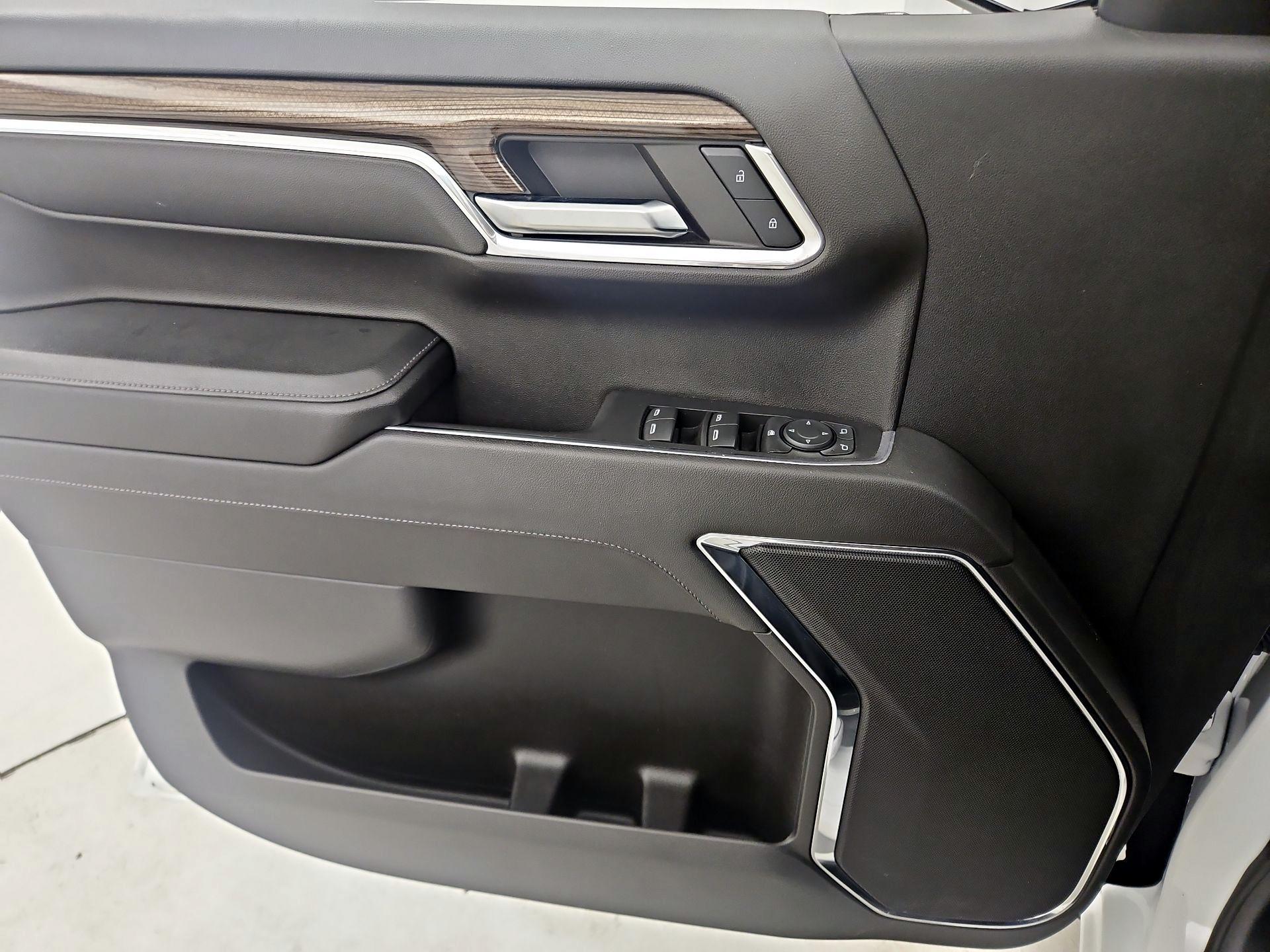 Thumbnail: 2023 Chevrolet Silverado 1500 - 12