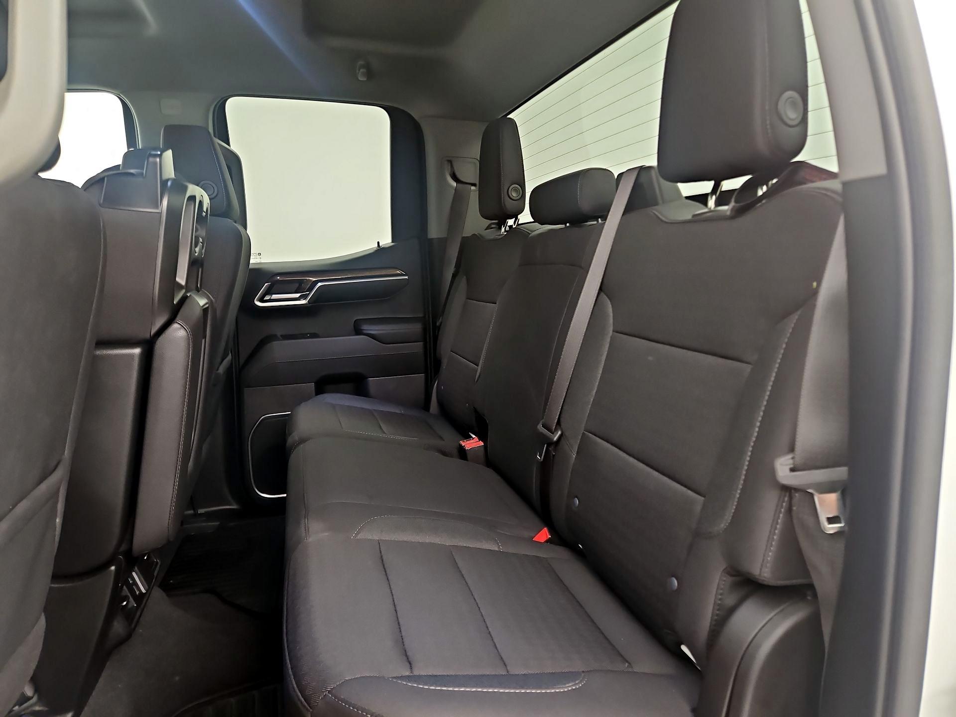Thumbnail: 2023 Chevrolet Silverado 1500 - 20