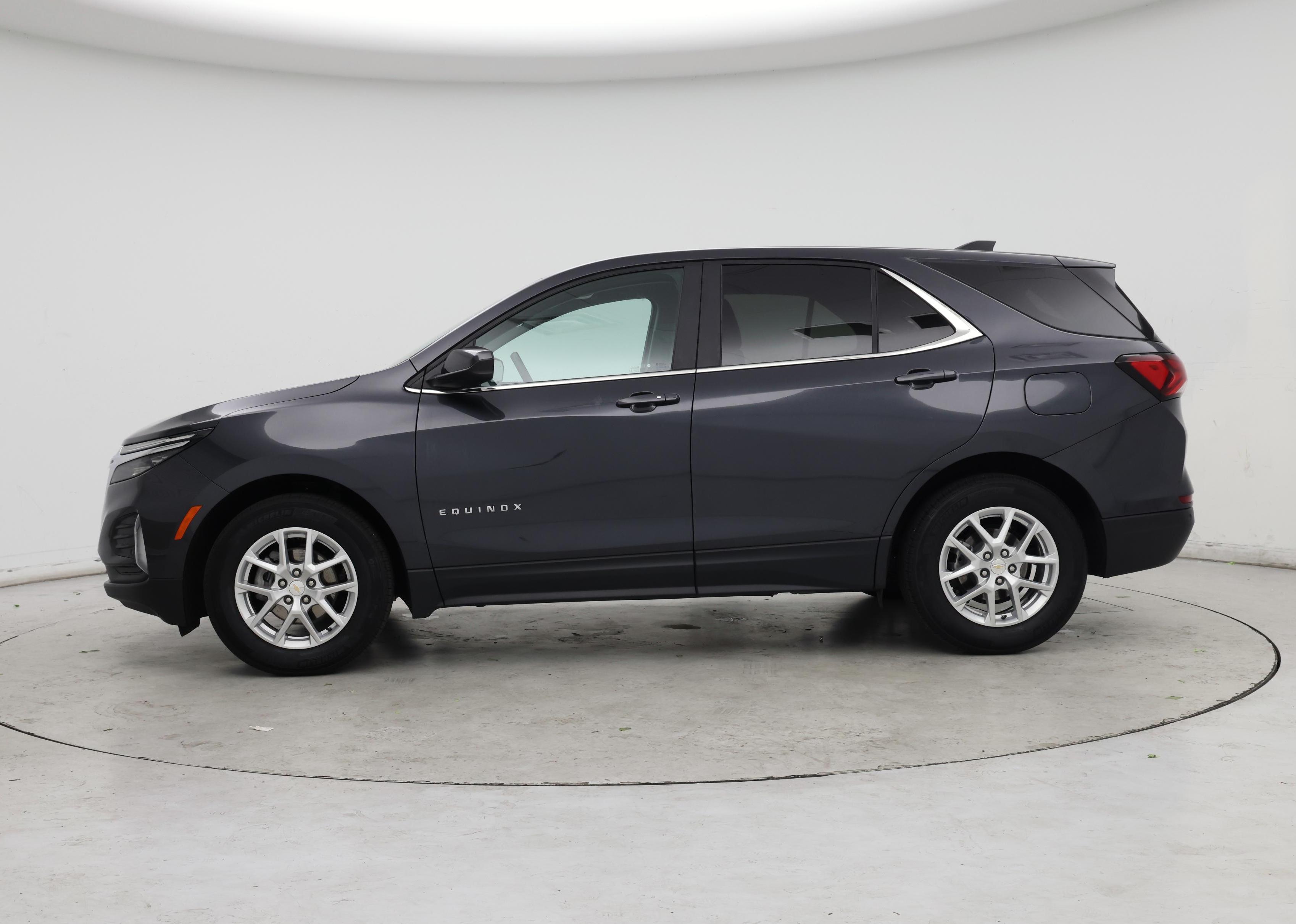 Thumbnail: 2023 Chevrolet Equinox - 3