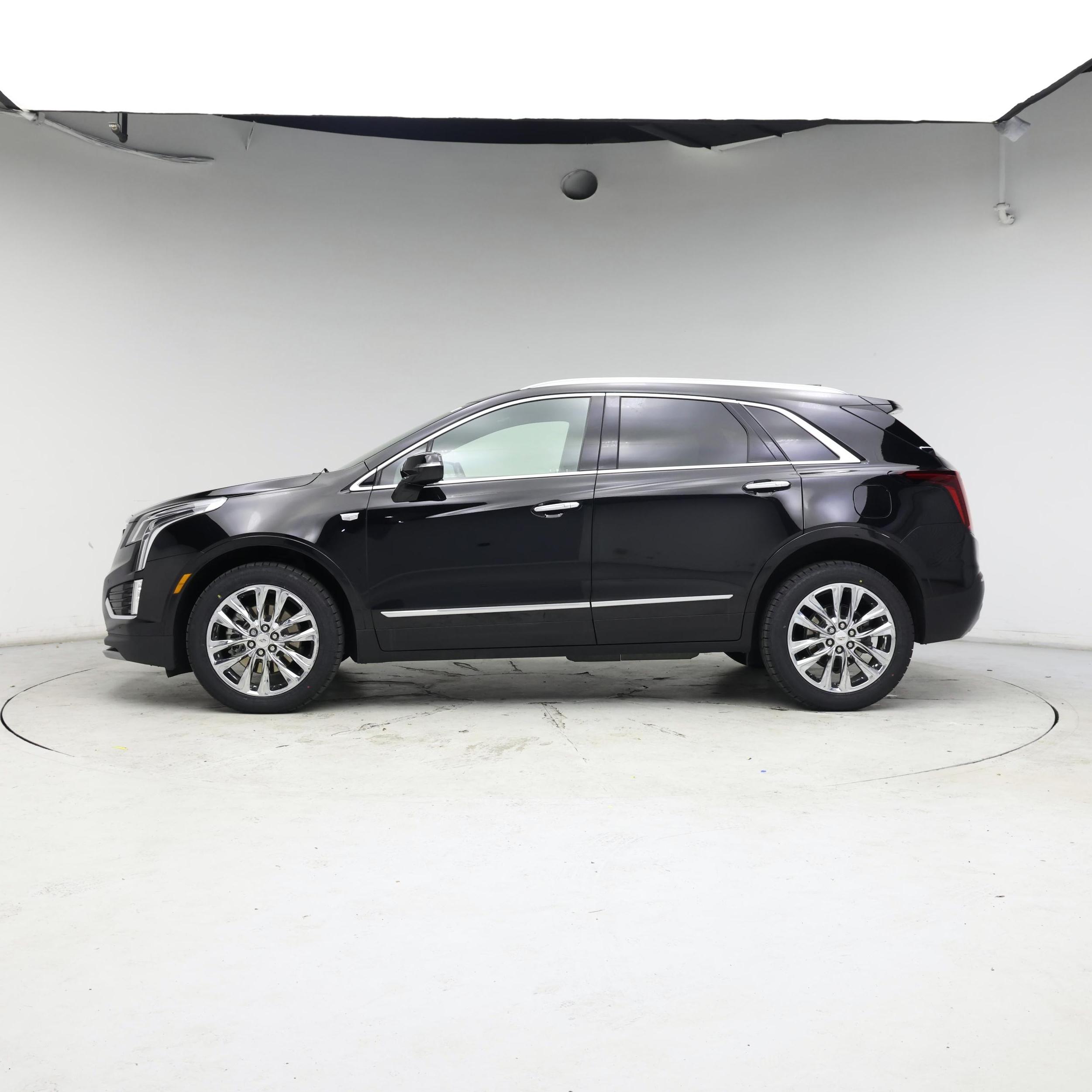 Thumbnail: 2022 Cadillac XT5 - 3