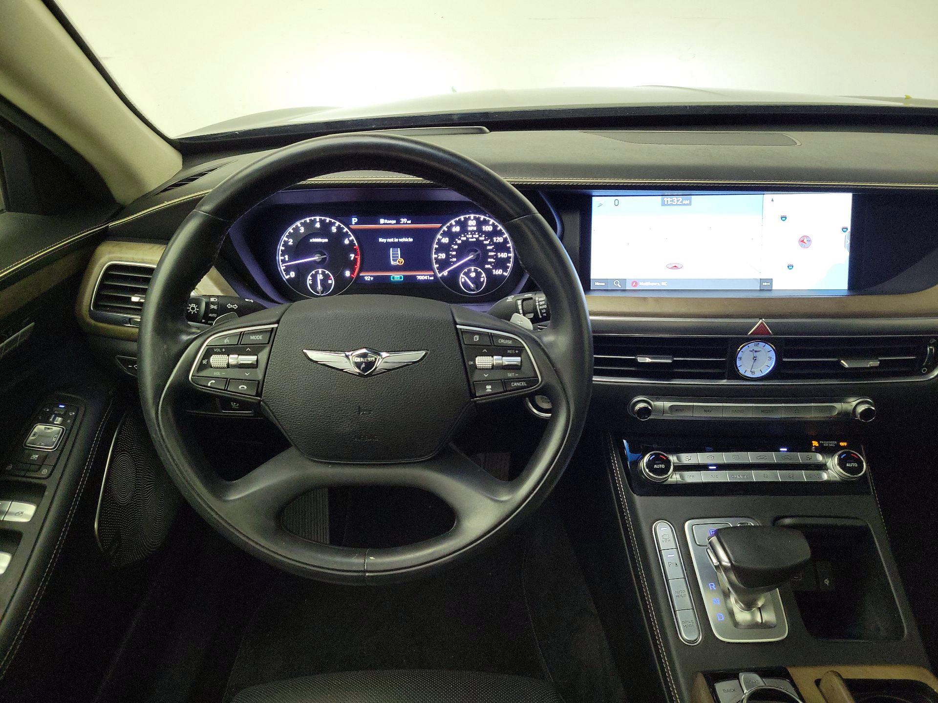 Thumbnail: 2021 Genesis G90 - 10