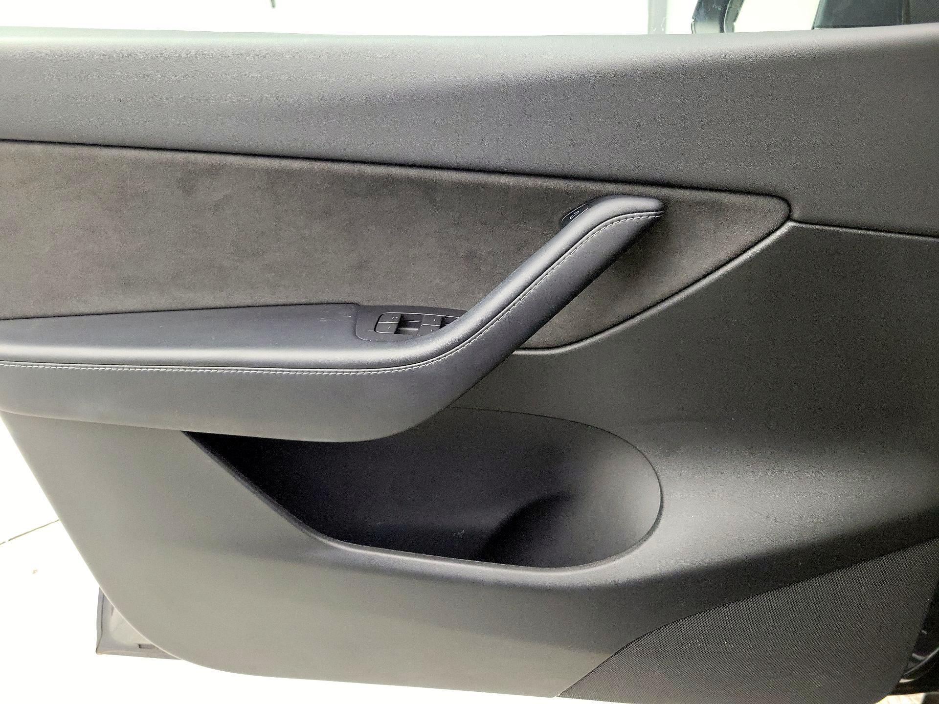 Thumbnail: 2022 Tesla Model Y - 12