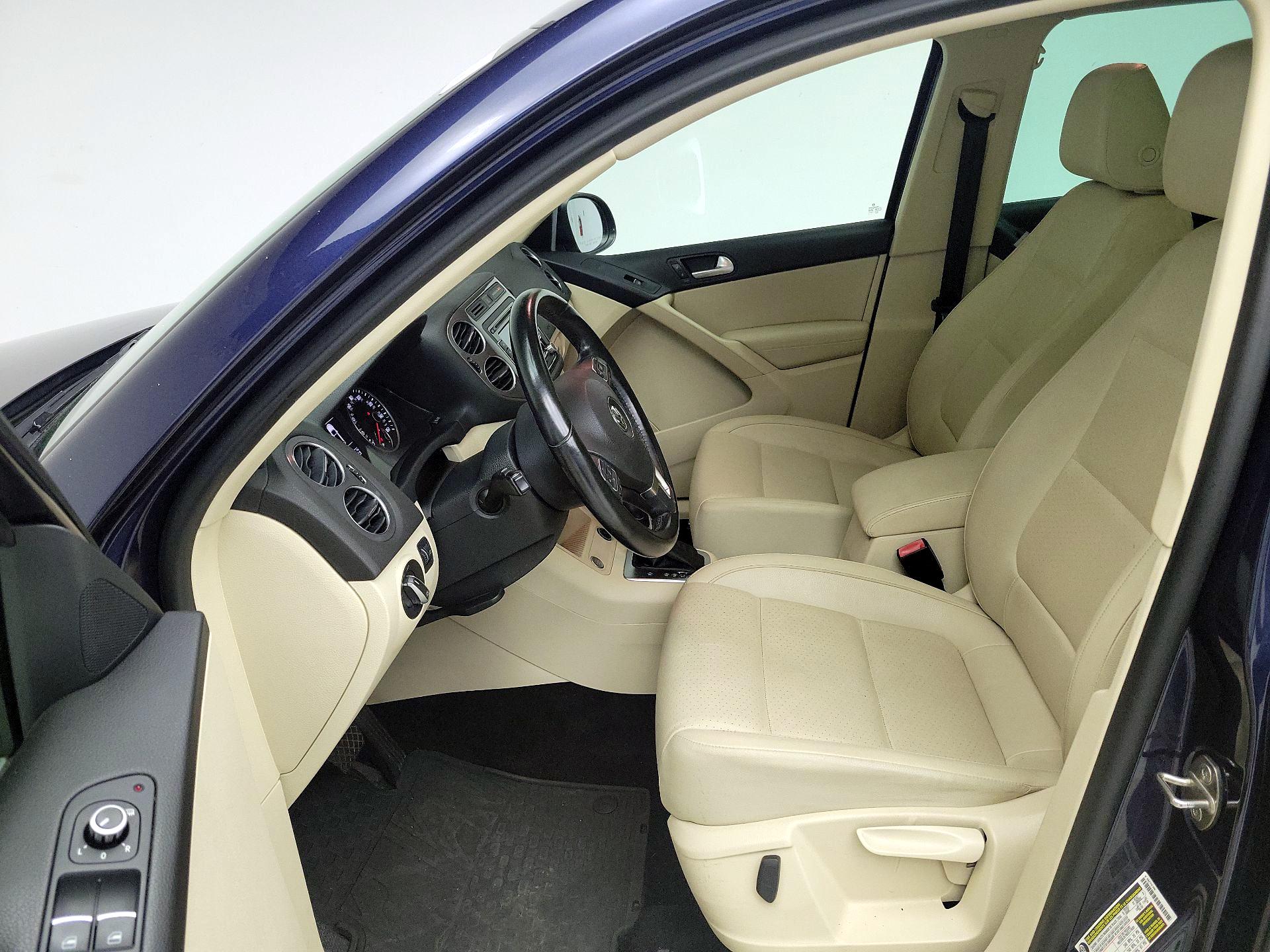 Thumbnail: 2015 Volkswagen Tiguan - 11