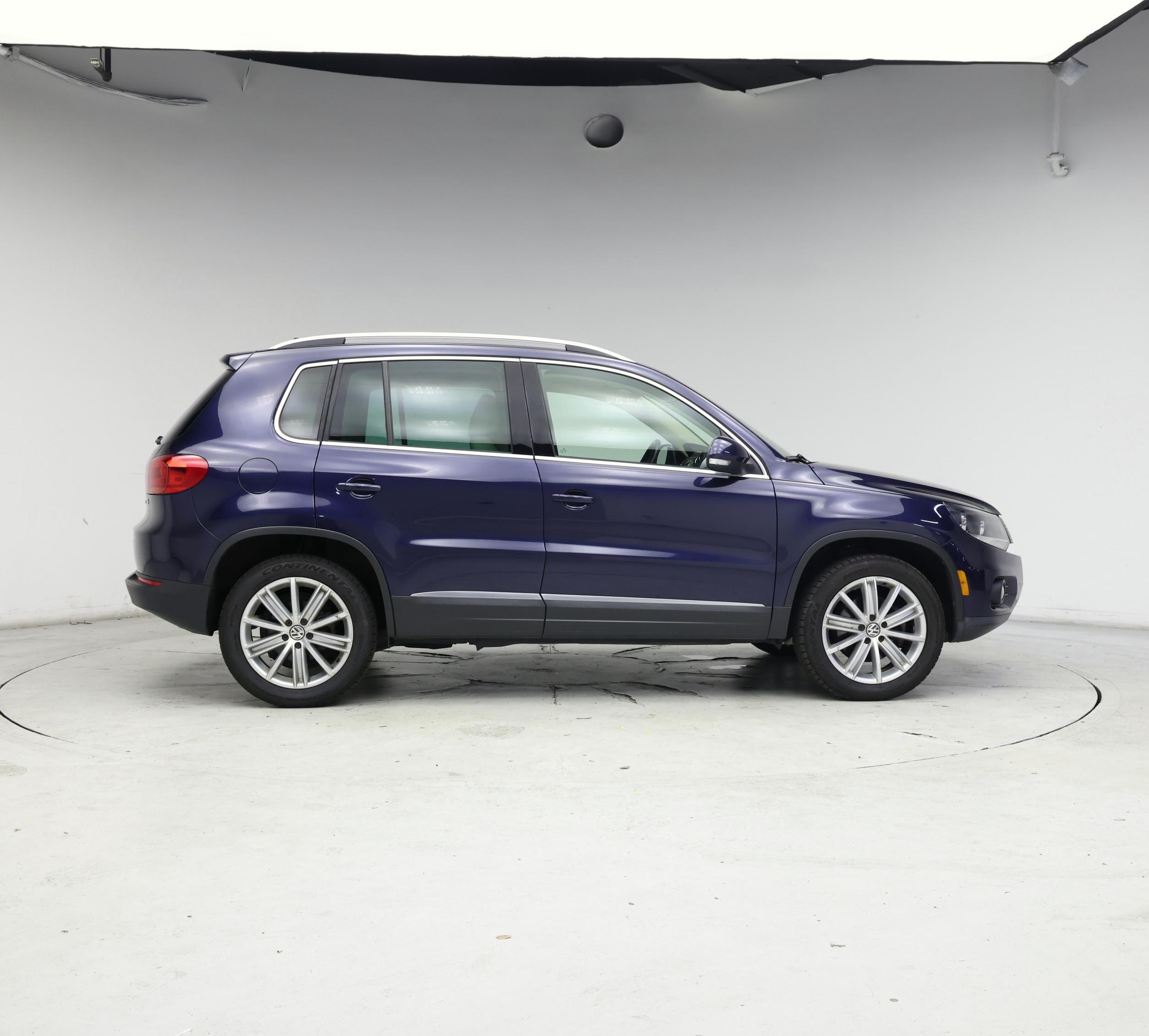 Thumbnail: 2015 Volkswagen Tiguan - 7