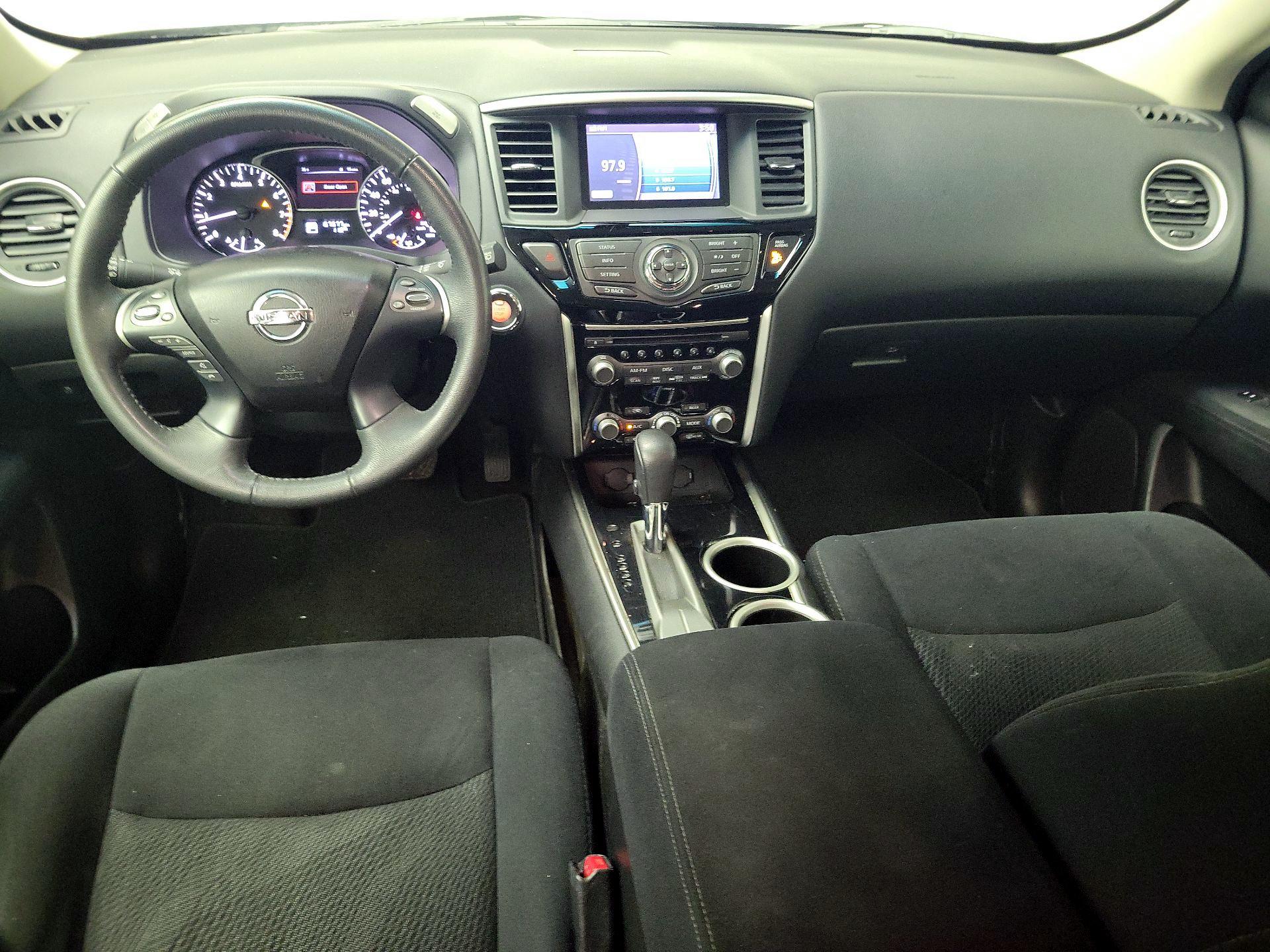 Thumbnail: 2015 Nissan Pathfinder - 9