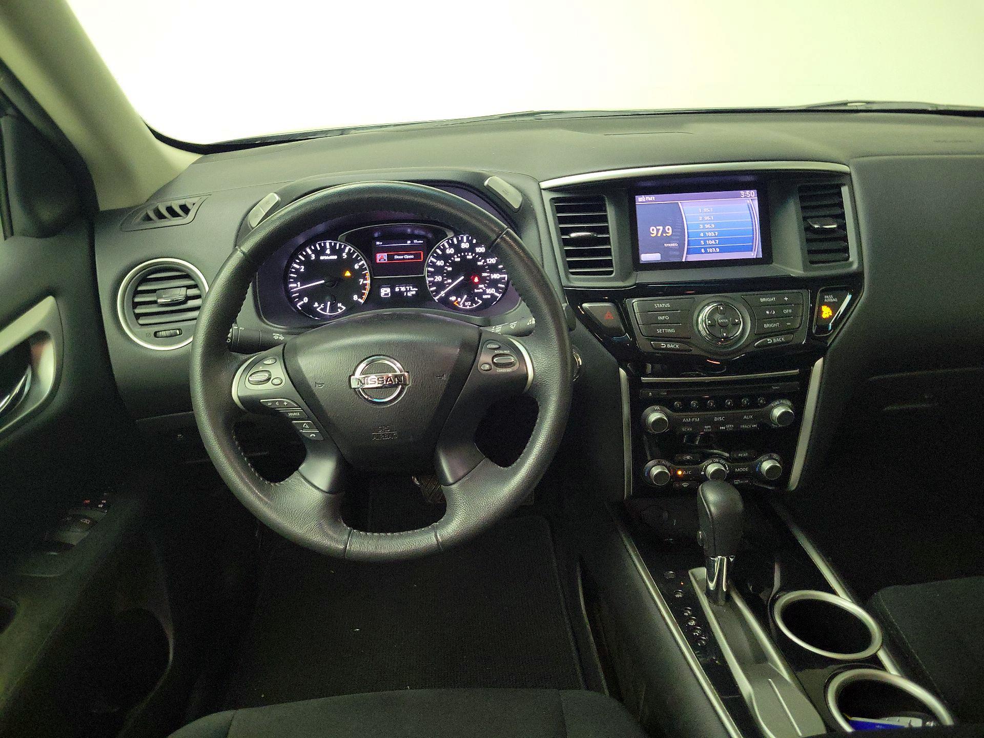 Thumbnail: 2015 Nissan Pathfinder - 10