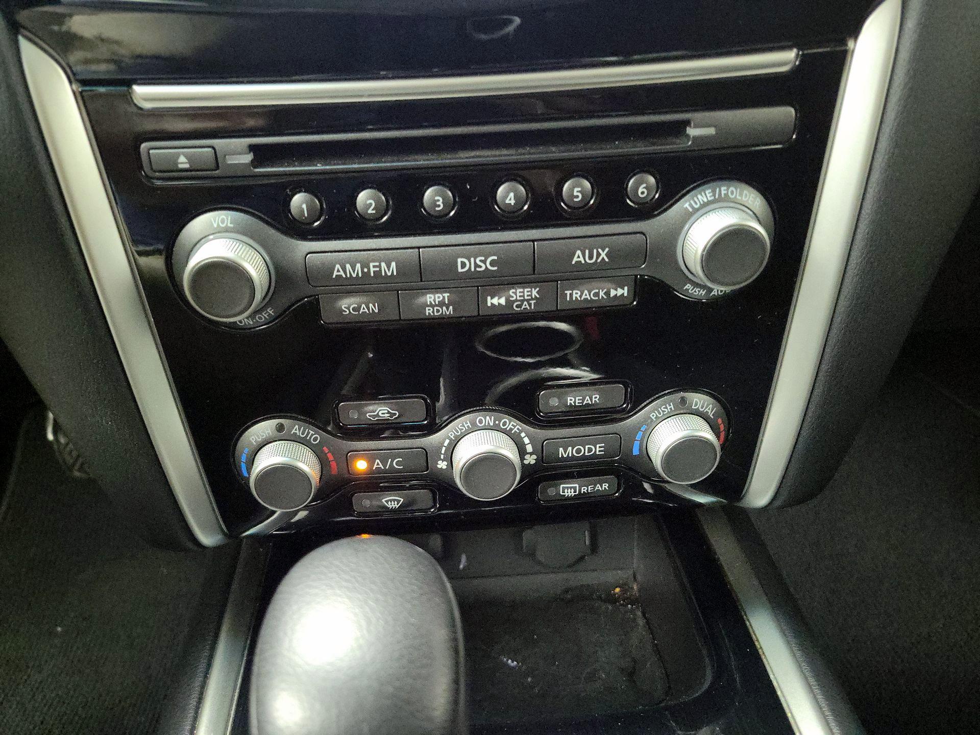 Thumbnail: 2015 Nissan Pathfinder - 16