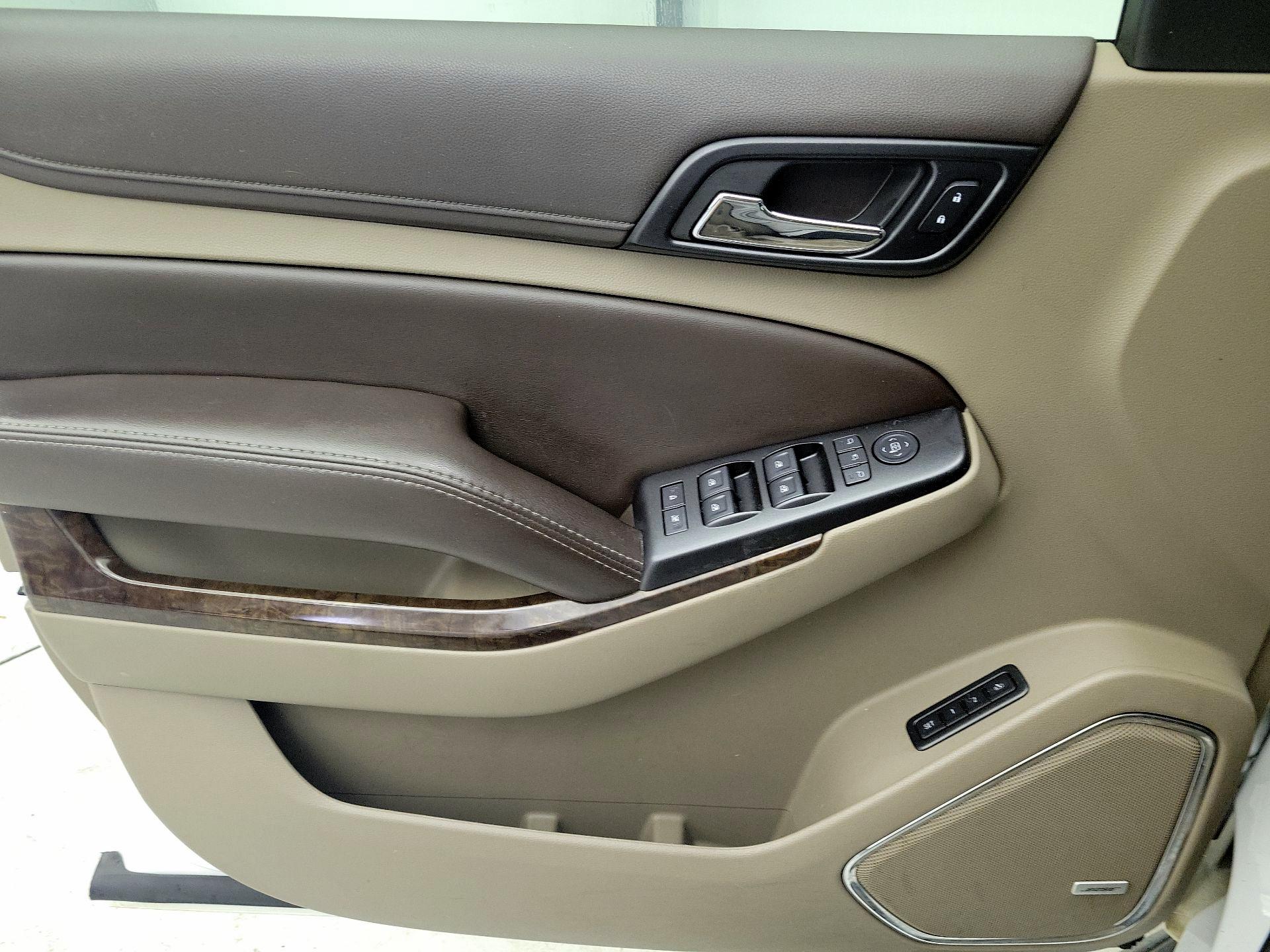 Thumbnail: 2016 Chevrolet Tahoe - 12