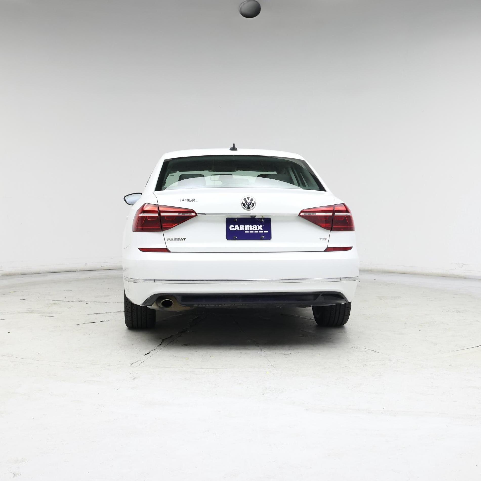 Thumbnail: 2017 Volkswagen Passat - 6