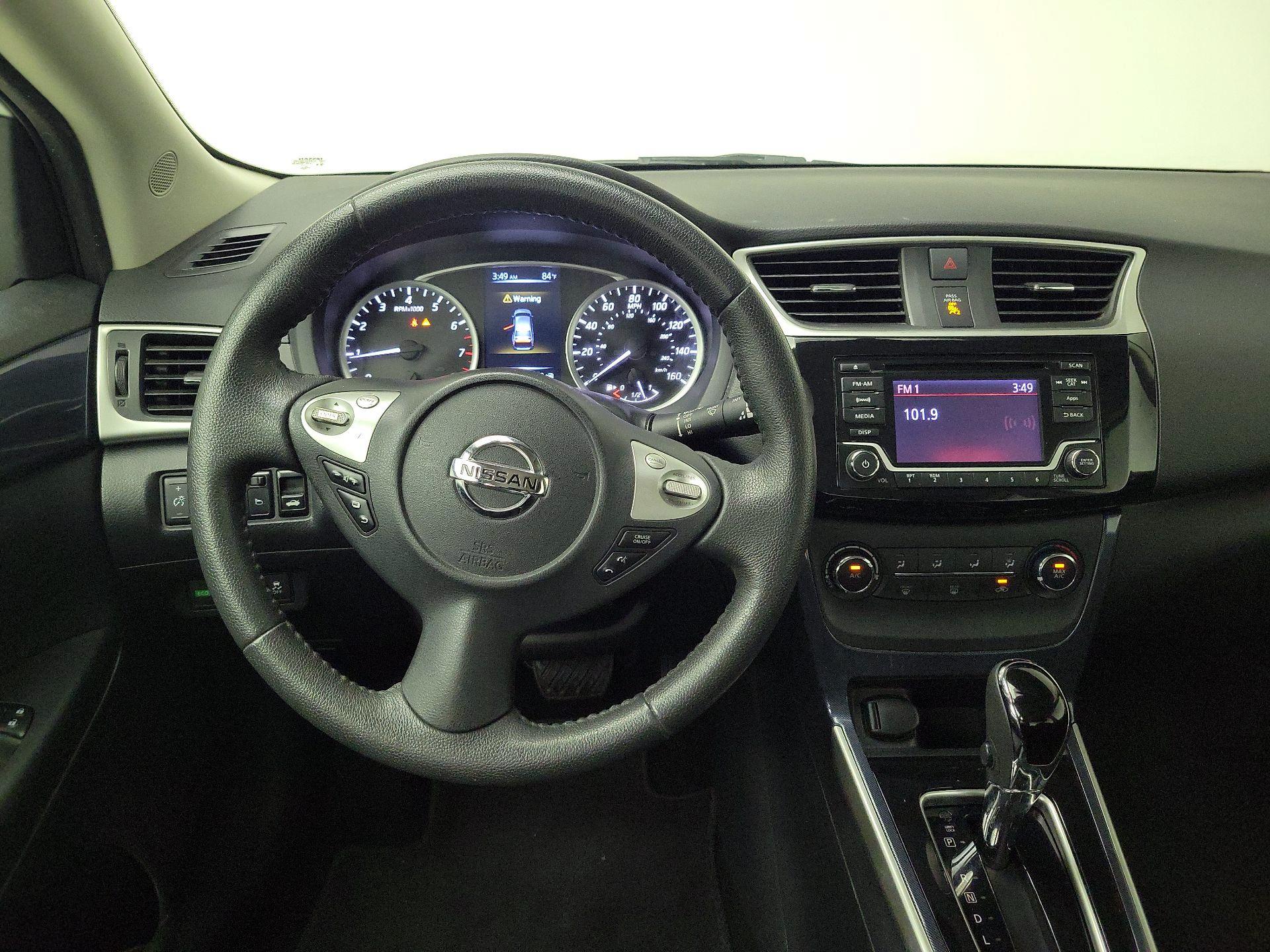 Thumbnail: 2016 Nissan Sentra - 10