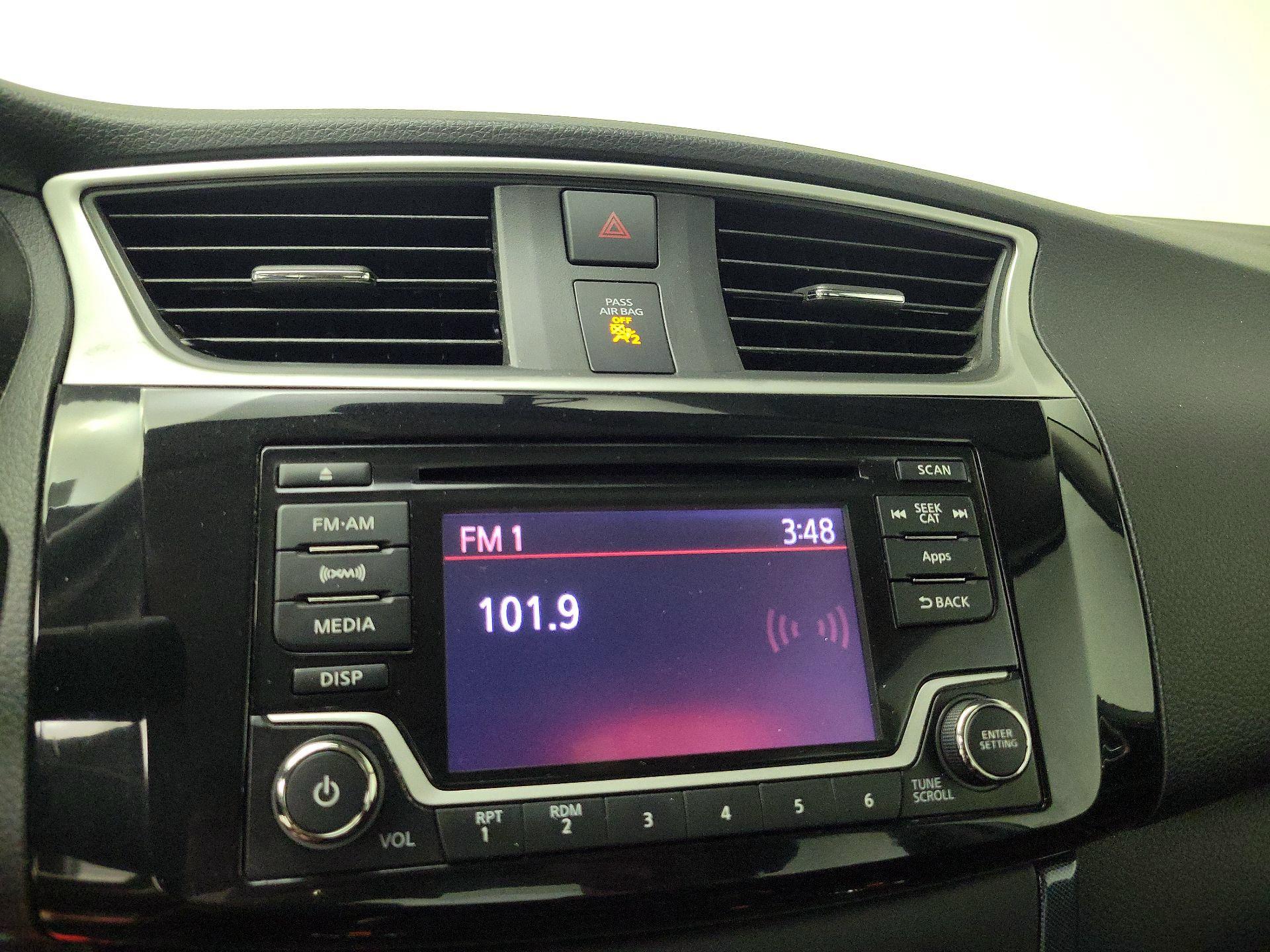 Thumbnail: 2016 Nissan Sentra - 15