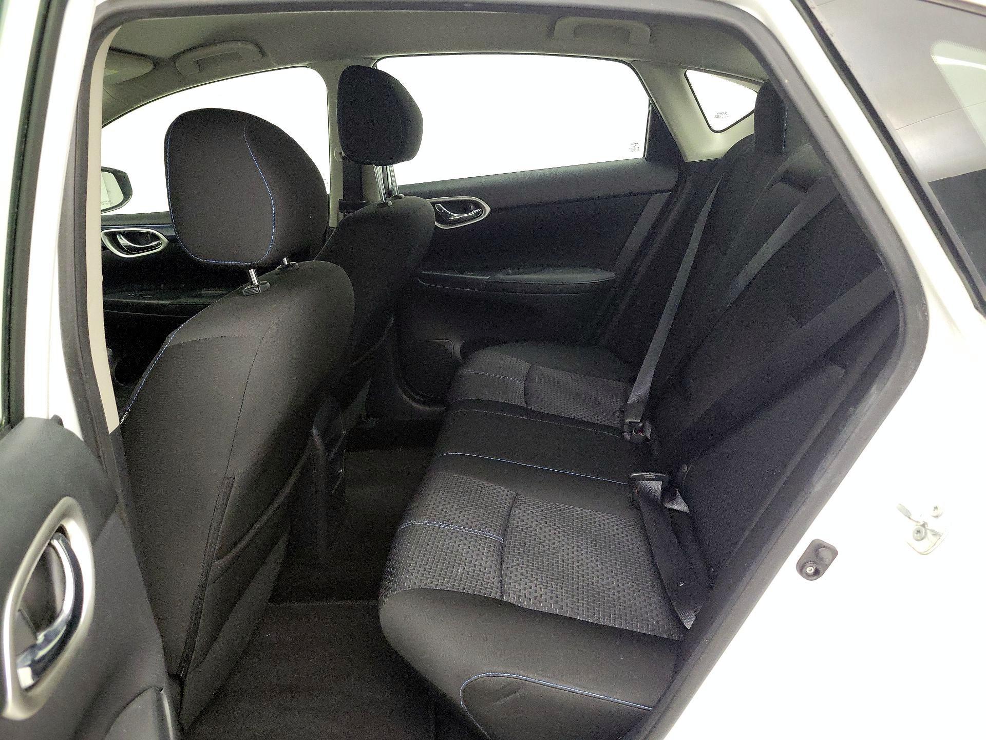 Thumbnail: 2016 Nissan Sentra - 19
