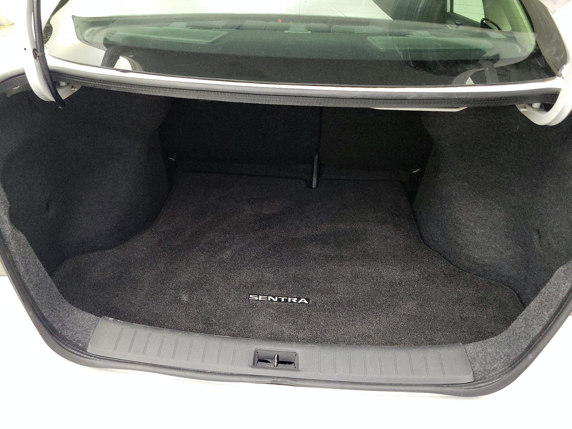 Thumbnail: 2016 Nissan Sentra - 20