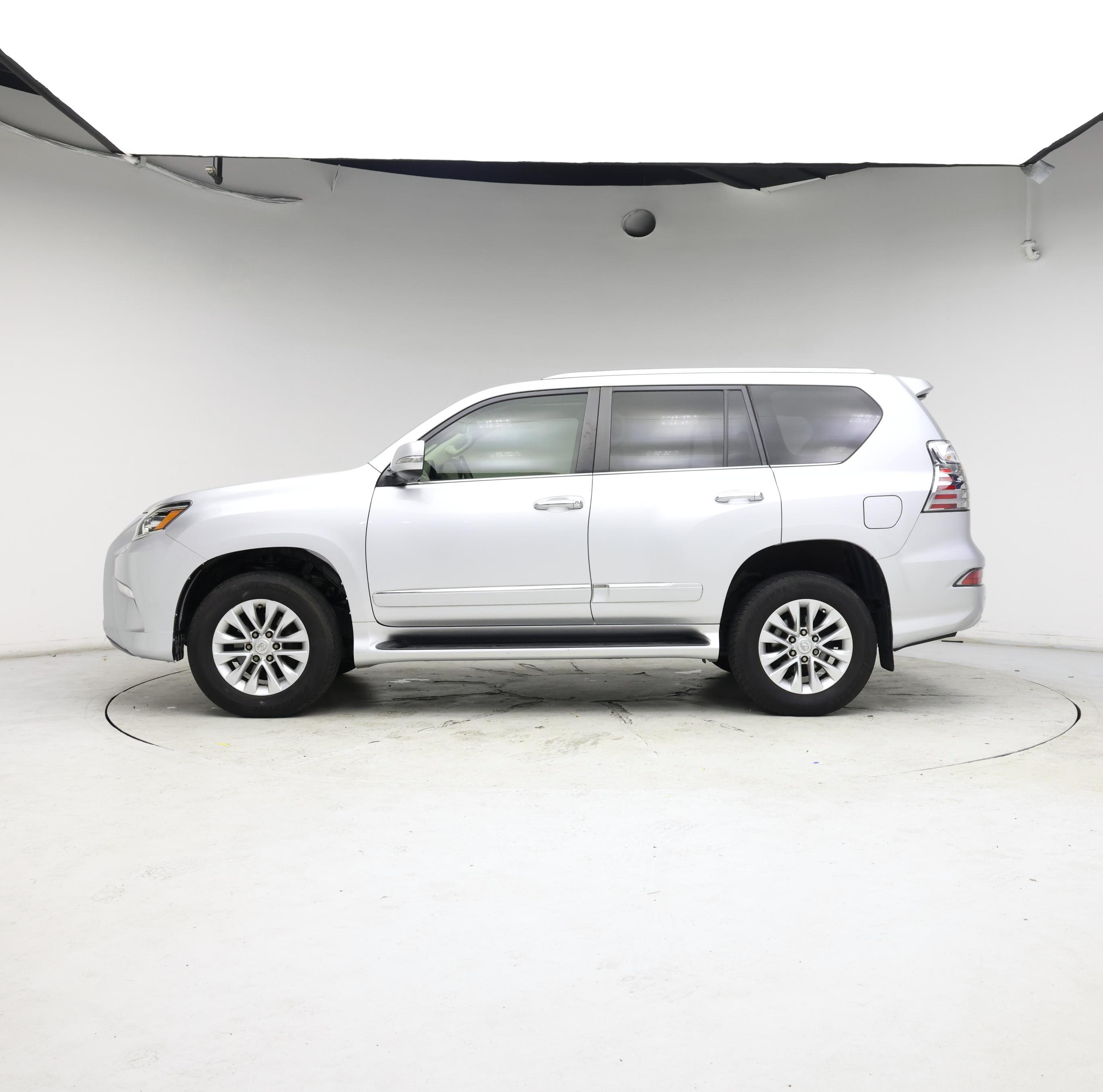 Thumbnail: 2017 Lexus GX - 3