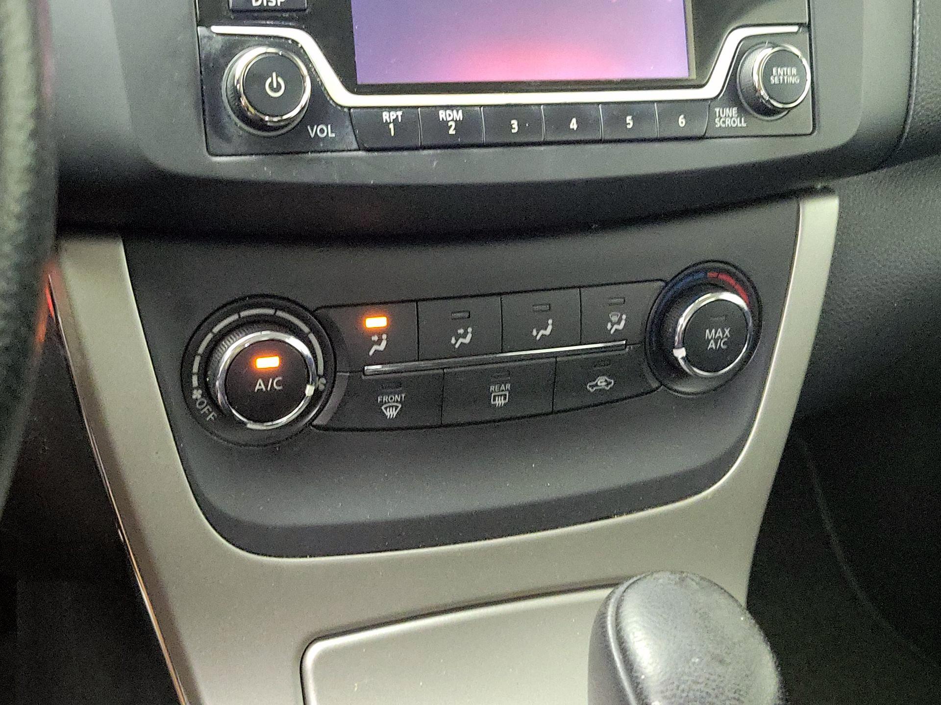 Thumbnail: 2015 Nissan Sentra - 16