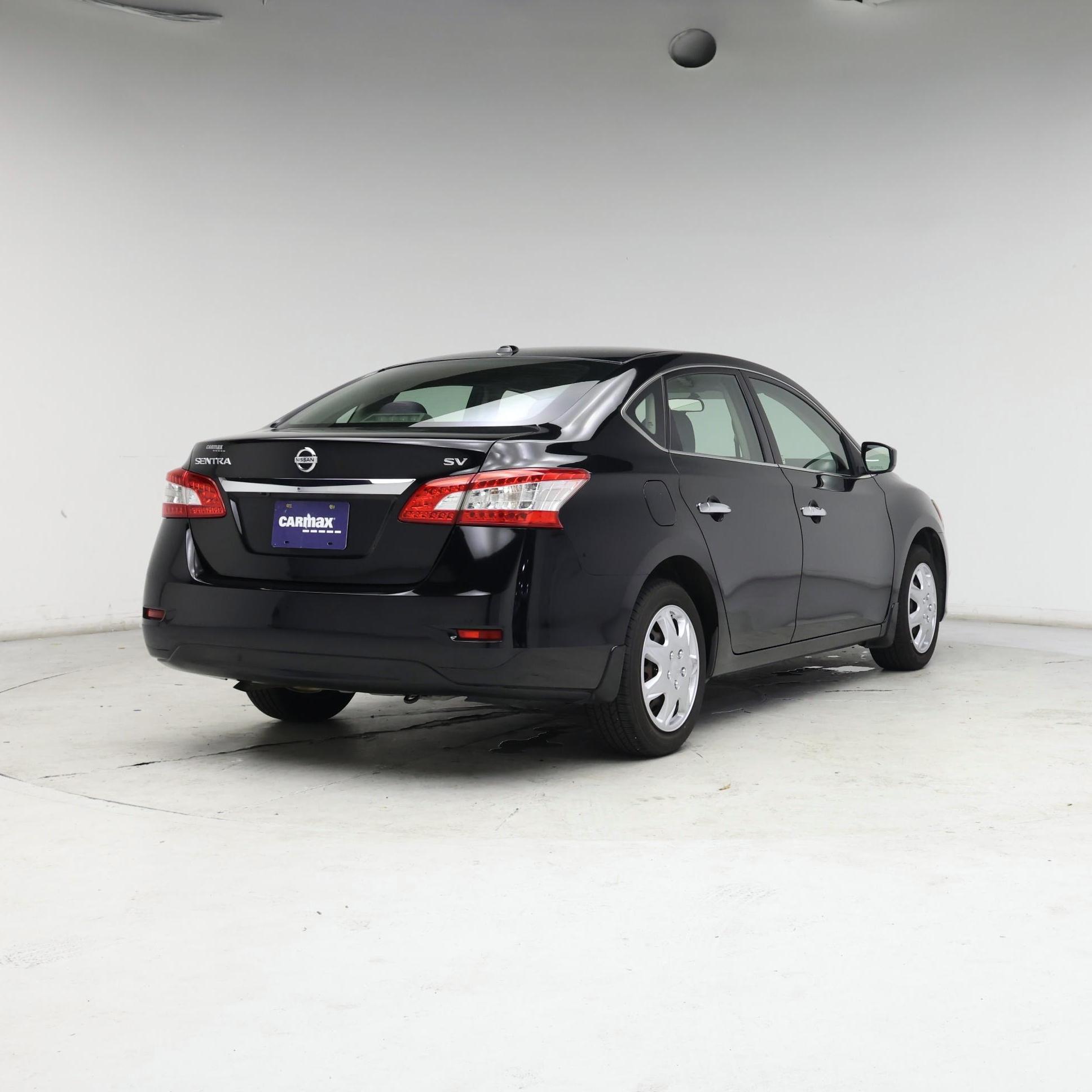 Thumbnail: 2015 Nissan Sentra - 8