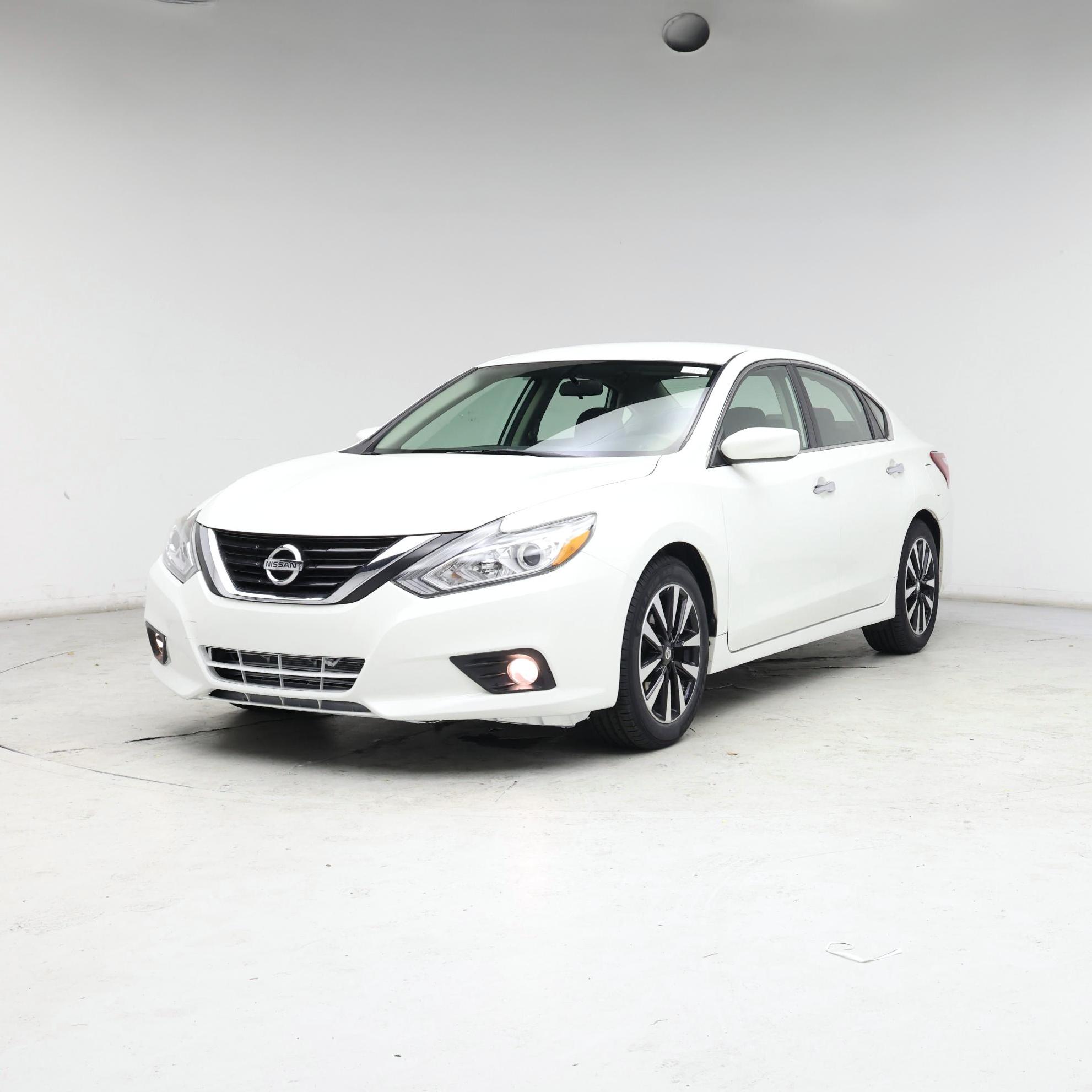 Thumbnail: 2018 Nissan Altima - 4