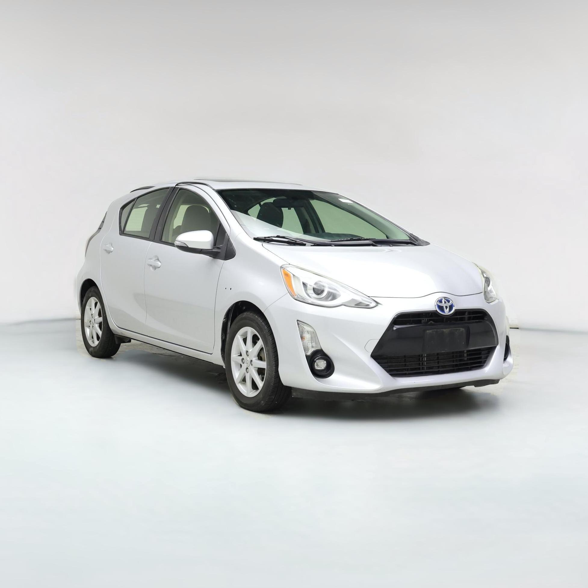 Thumbnail: 2015 Toyota Prius c - 1