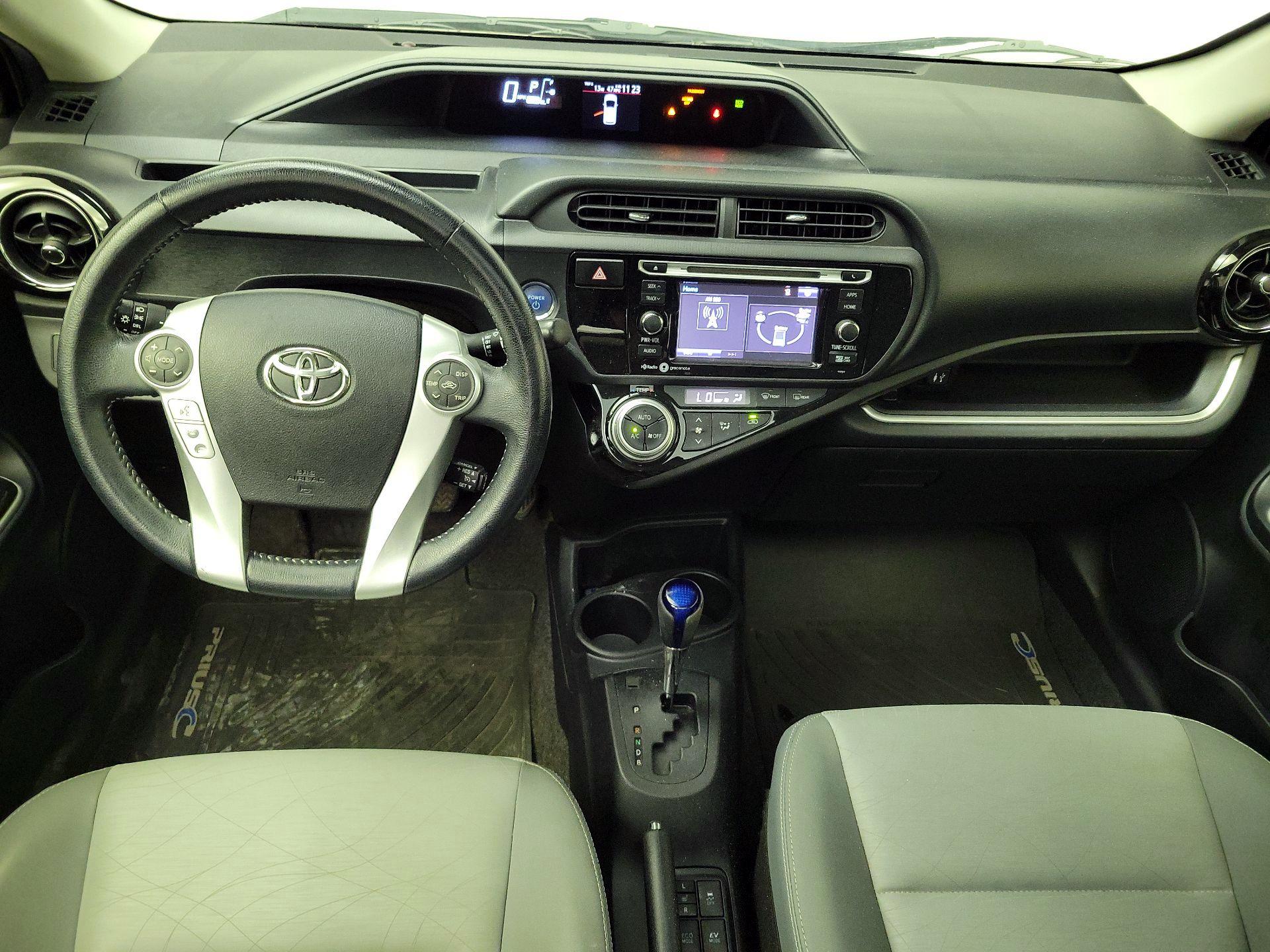 Thumbnail: 2015 Toyota Prius c - 9