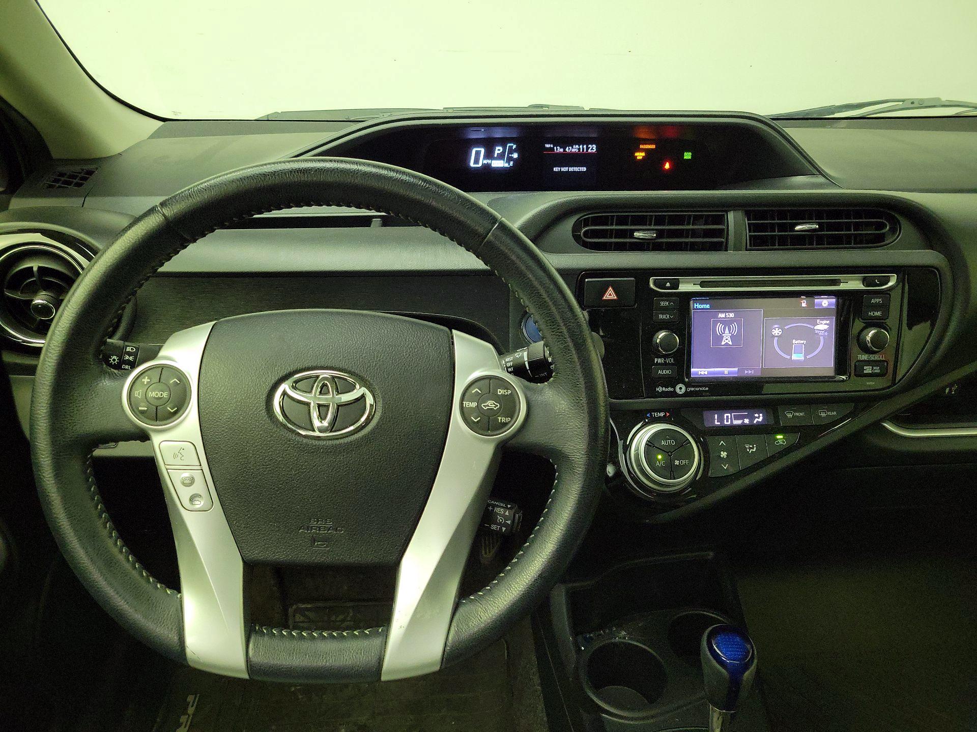 Thumbnail: 2015 Toyota Prius c - 10
