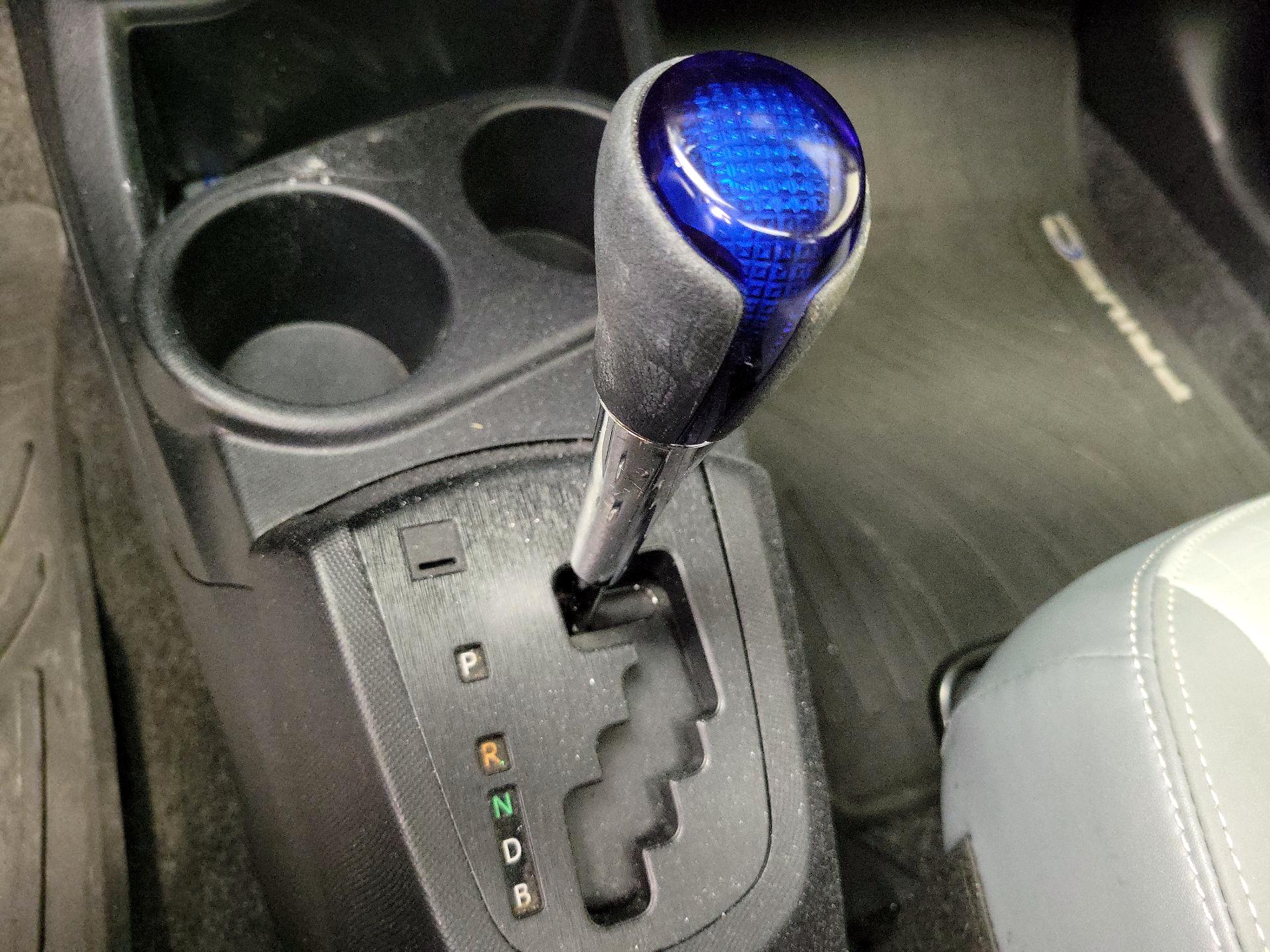 Thumbnail: 2015 Toyota Prius c - 17
