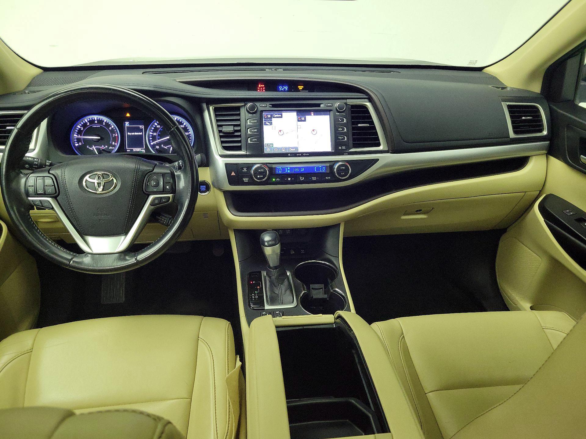 Thumbnail: 2017 Toyota Highlander - 9