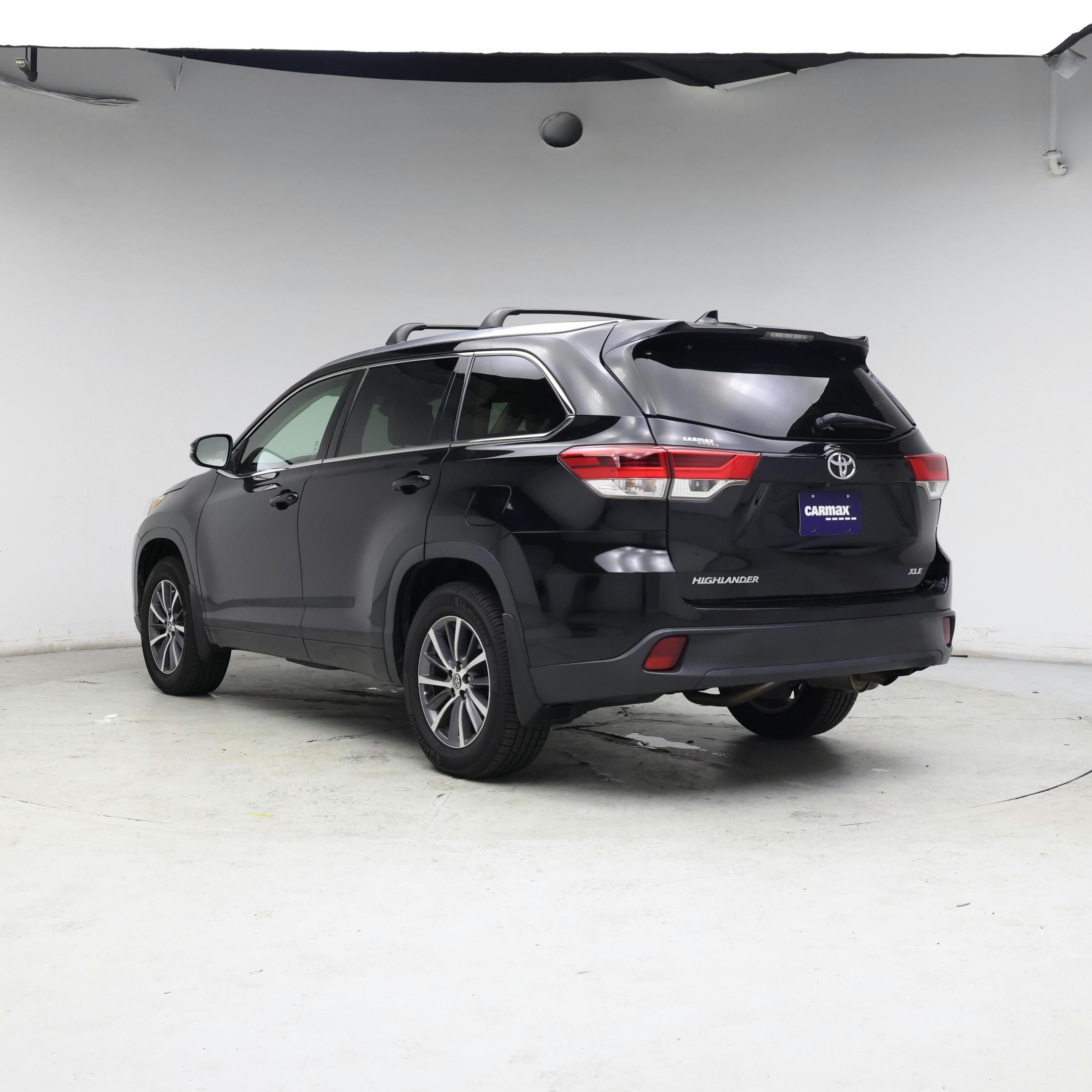 Thumbnail: 2017 Toyota Highlander - 2