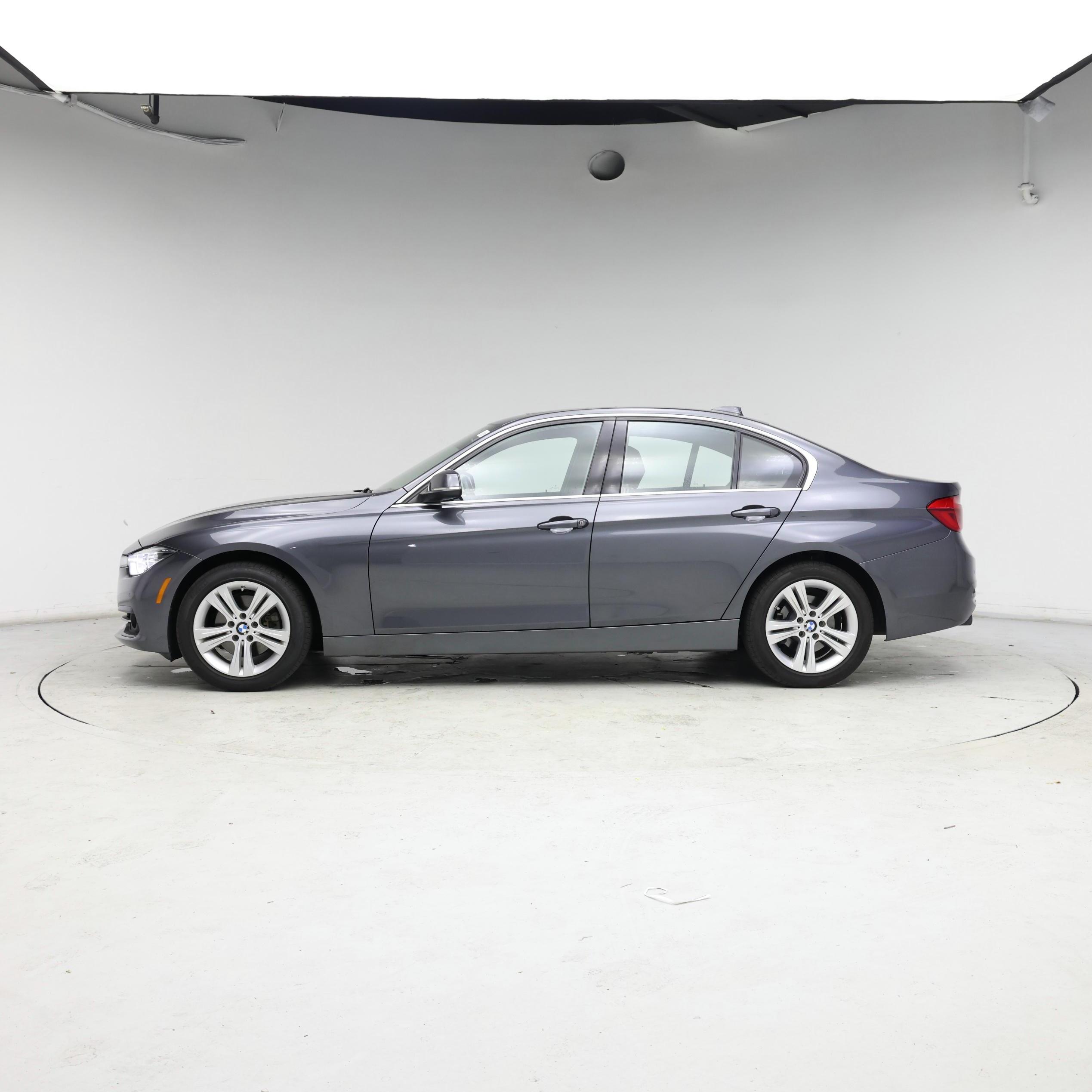Thumbnail: 2017 BMW 3 Series - 3