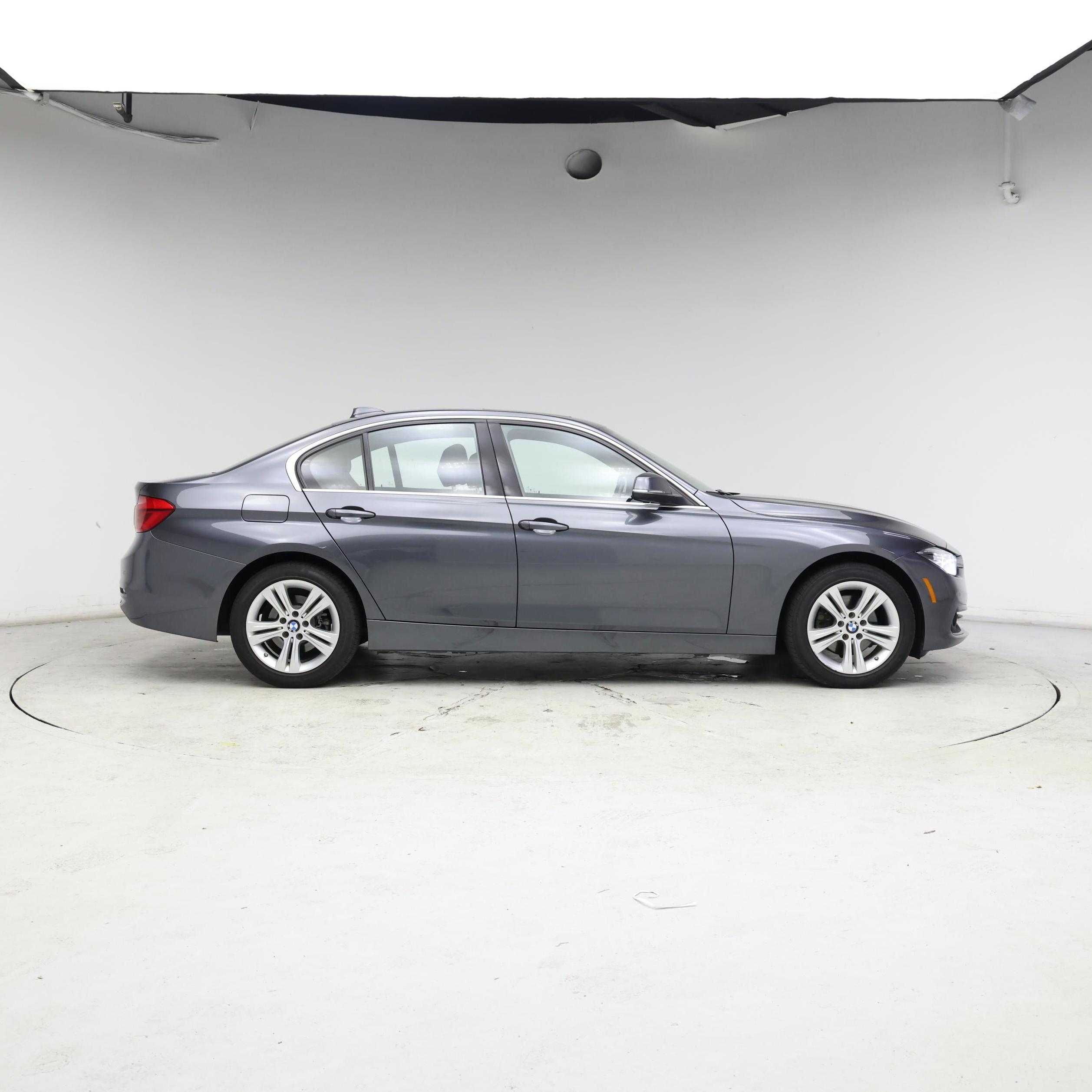 Thumbnail: 2017 BMW 3 Series - 7