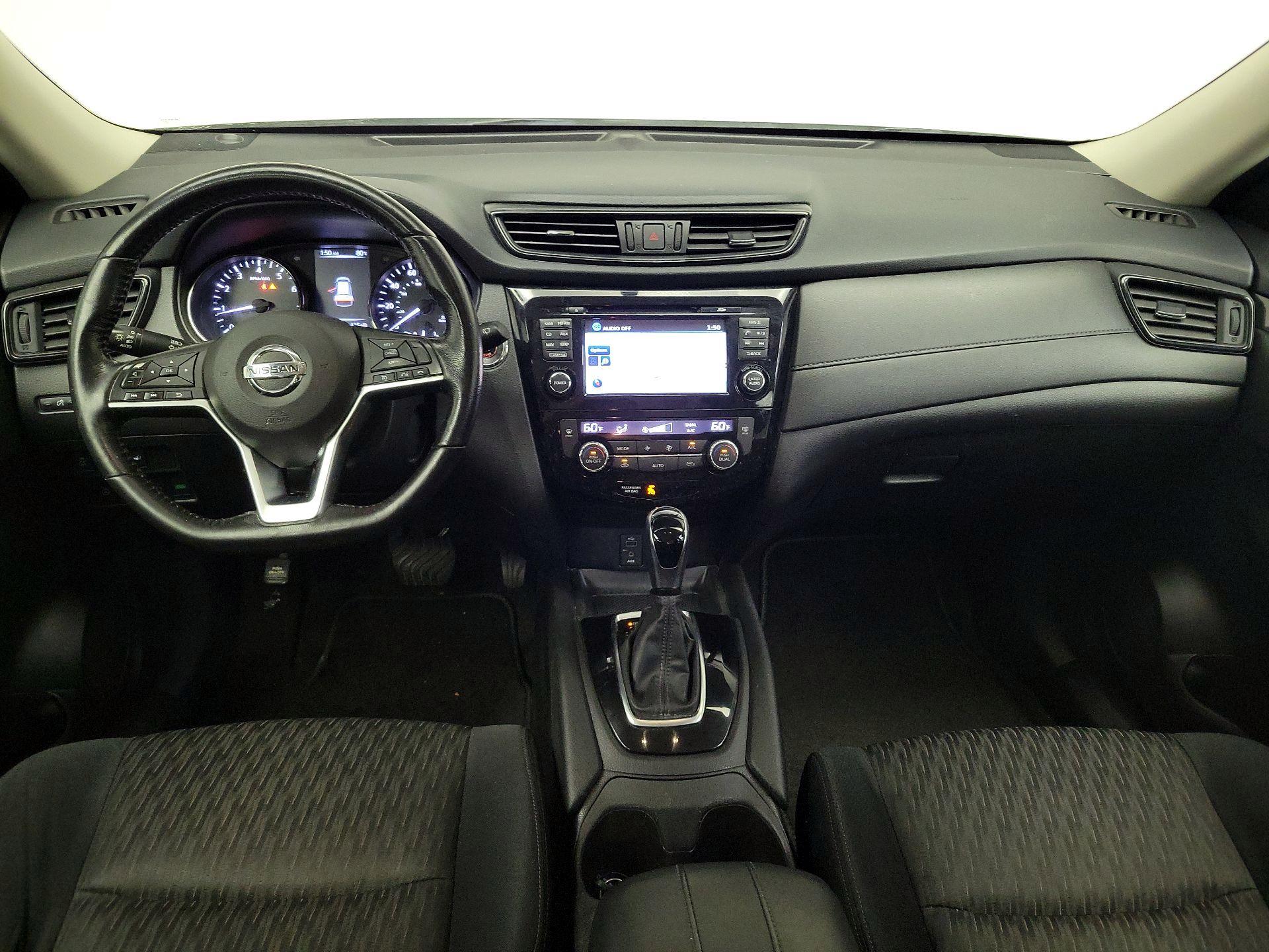 Thumbnail: 2017 Nissan Rogue - 9