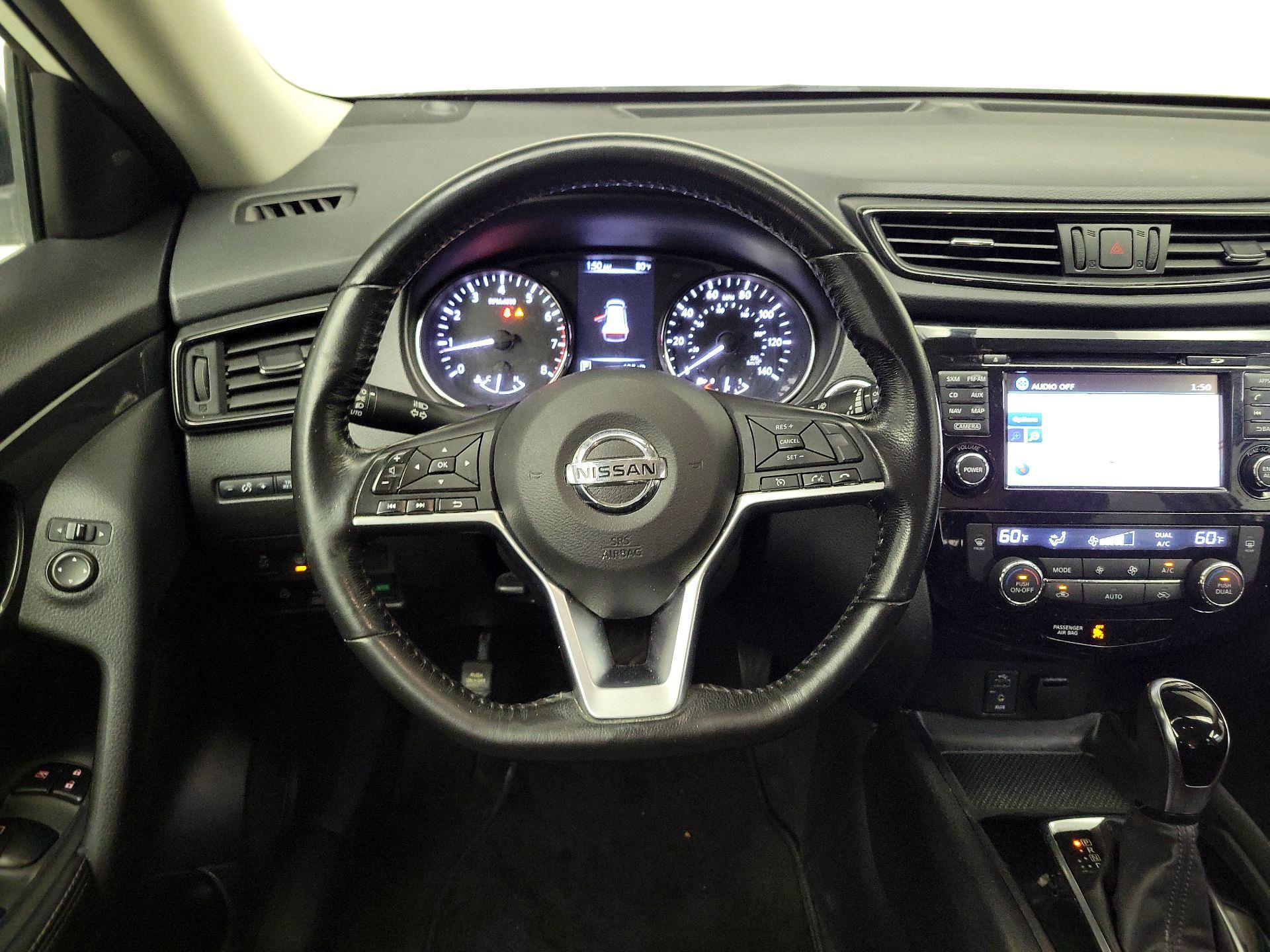 Thumbnail: 2017 Nissan Rogue - 10