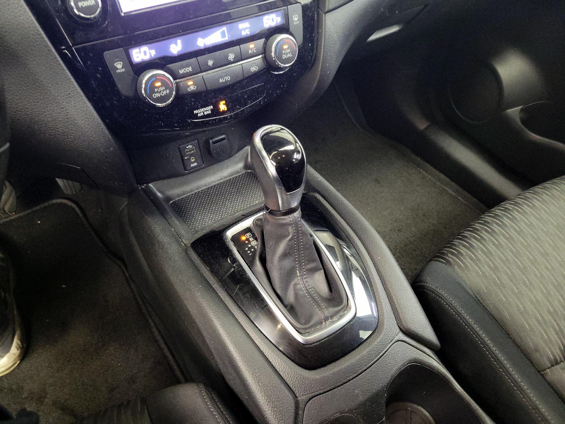 Thumbnail: 2017 Nissan Rogue - 17