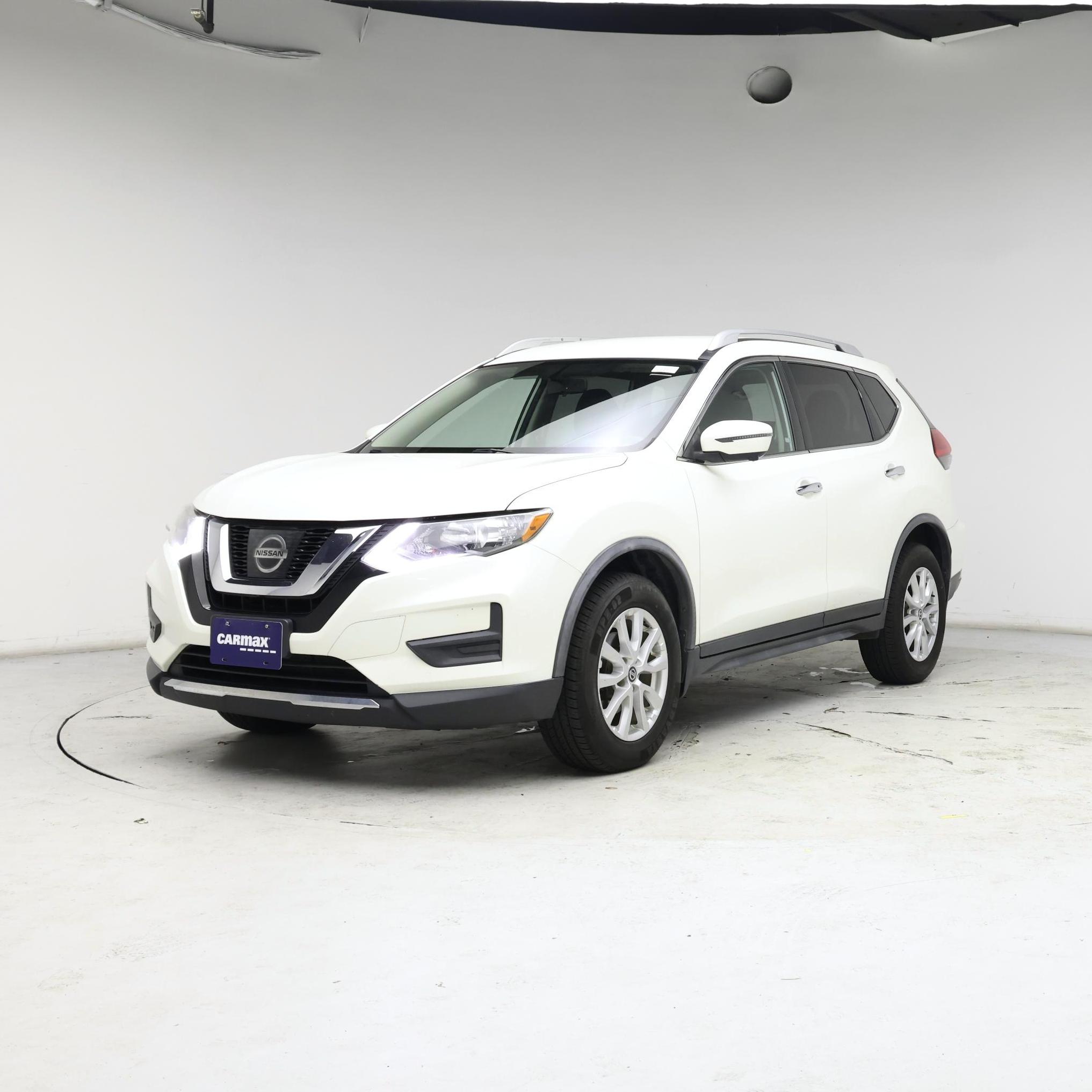 Thumbnail: 2017 Nissan Rogue - 4
